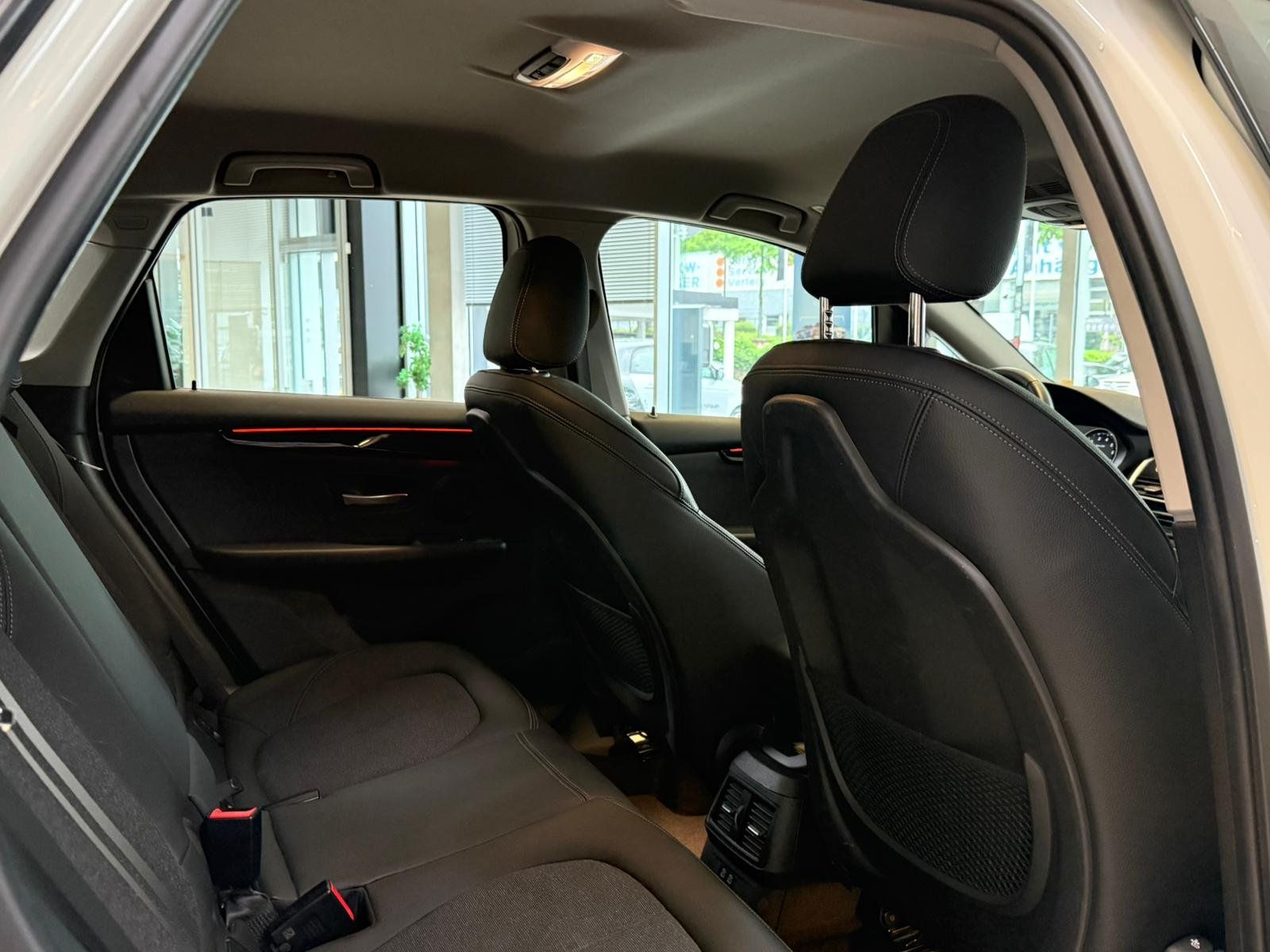 Fahrzeugabbildung BMW 225xeSport Line KAMERA+NAVI+AHK+LED+ALWETTER+DAB