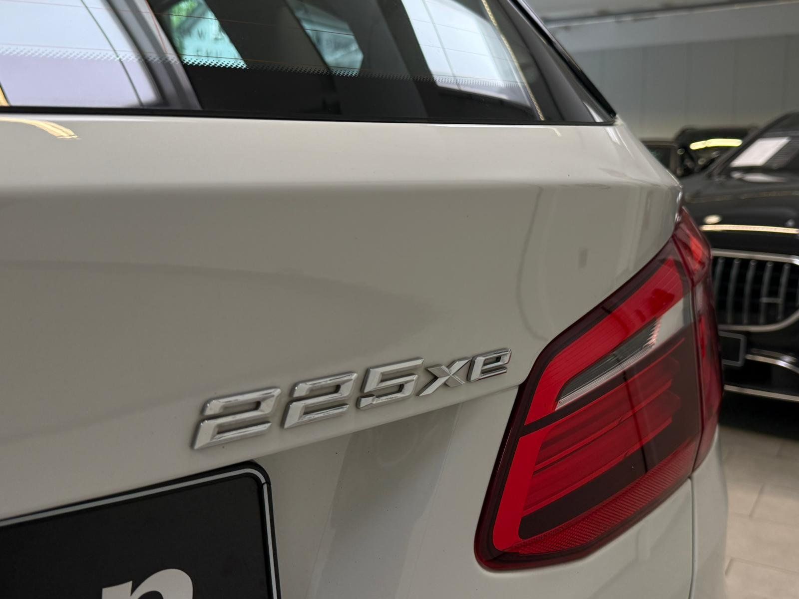 Fahrzeugabbildung BMW 225xeSport Line KAMERA+NAVI+AHK+LED+ALWETTER+DAB
