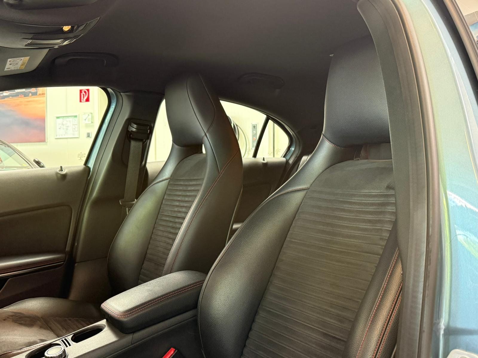 Fahrzeugabbildung Mercedes-Benz A 180 AMG KLIMA+NAVI+SITZHZ+XENON+18"+SPORTFAHRW