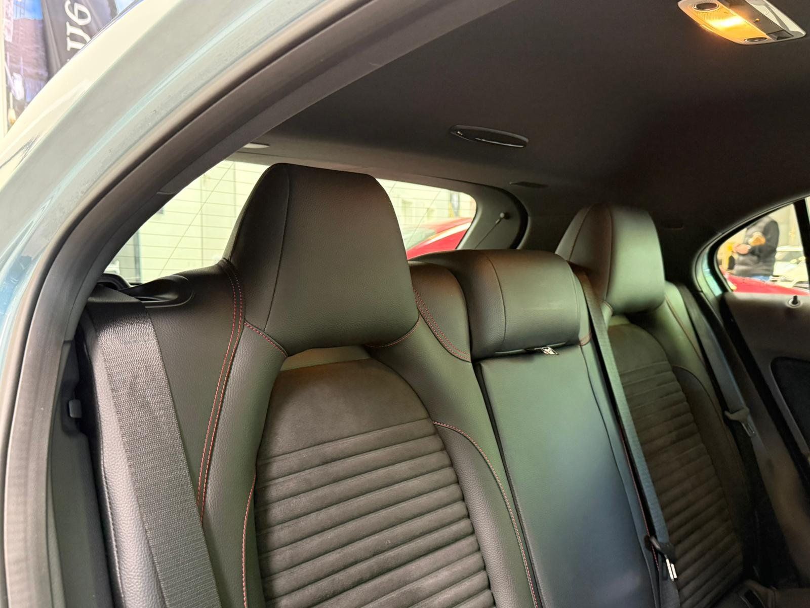 Fahrzeugabbildung Mercedes-Benz A 180 AMG KLIMA+NAVI+SITZHZ+XENON+18"+SPORTFAHRW