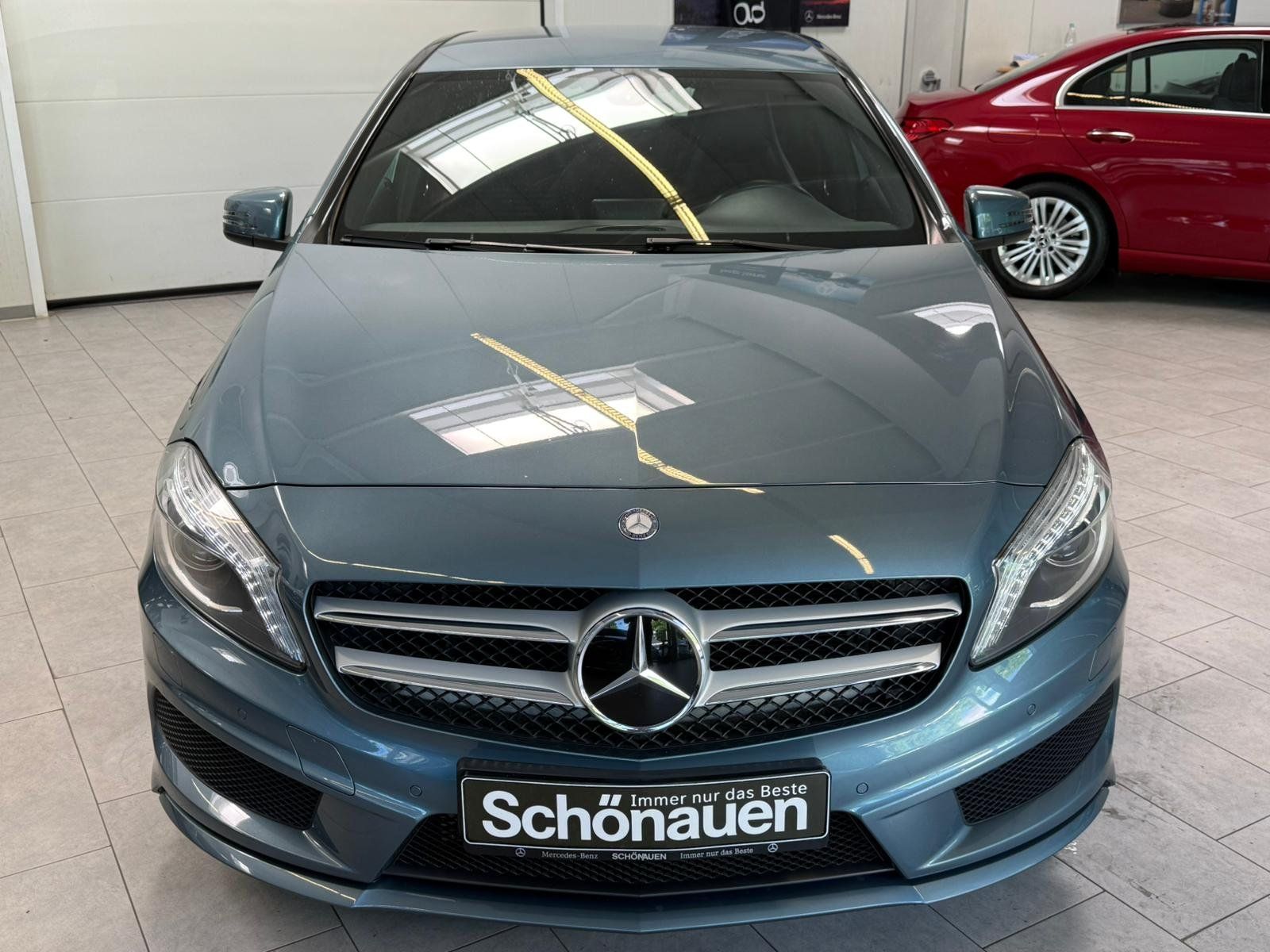 Fahrzeugabbildung Mercedes-Benz A 180 AMG KLIMA+NAVI+SITZHZ+XENON+18"+SPORTFAHRW