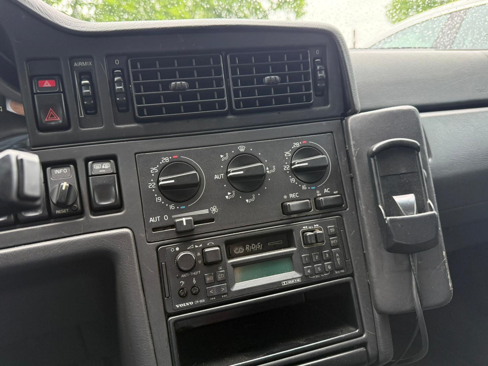 Fahrzeugabbildung Volvo 850 / 855 DIESEL+AUTOMATIK+KLIMA+SHD+SITZHZ+AHK