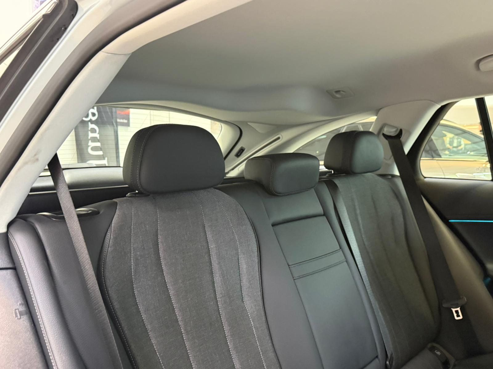 Fahrzeugabbildung Mercedes-Benz E 300 e T AVANTGARDE+DLIGHT+AHK+TOTW+MEMORY+360°