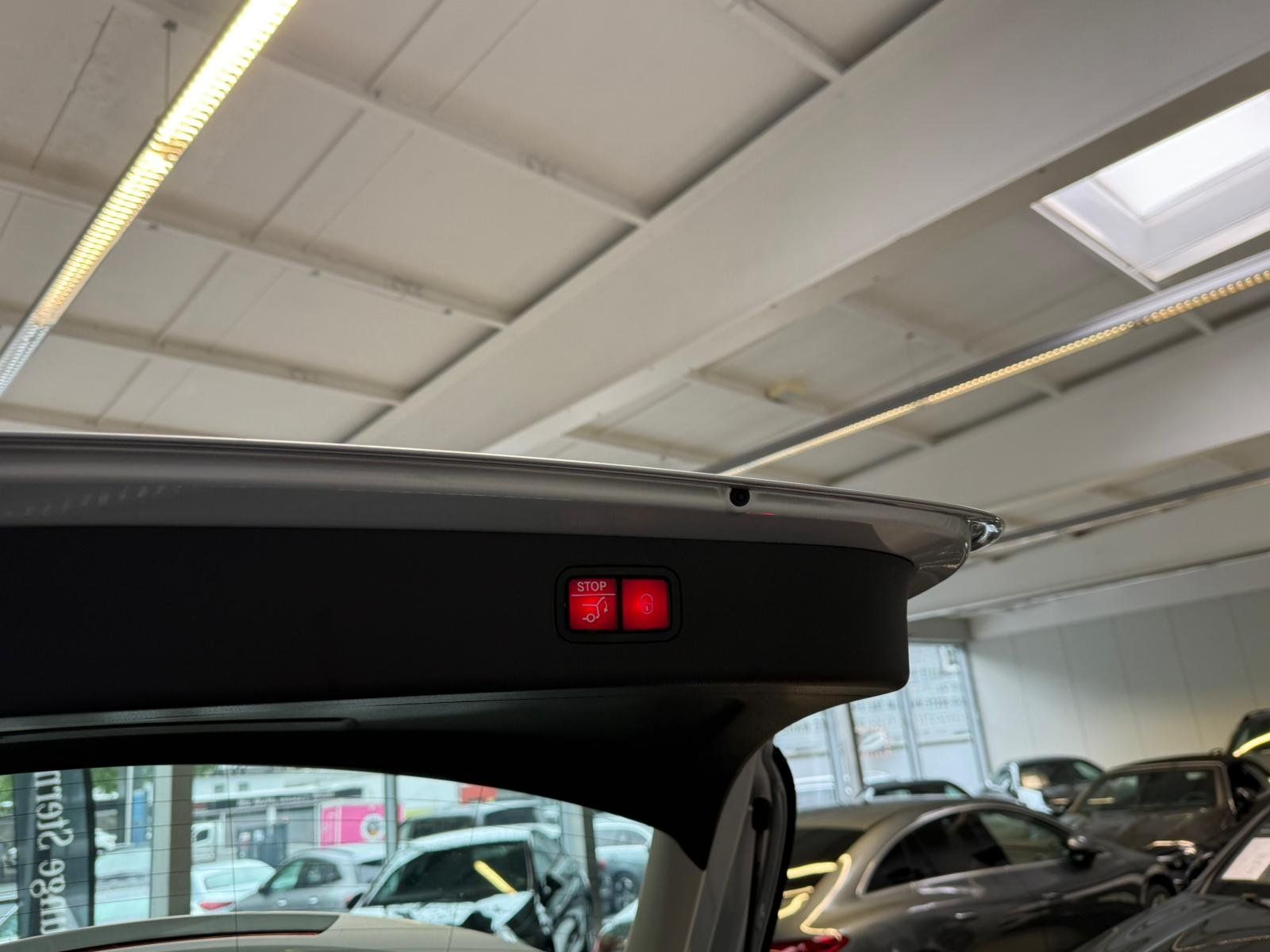 Fahrzeugabbildung Mercedes-Benz E 300 e T AVANTGARDE+DLIGHT+AHK+TOTW+MEMORY+360°