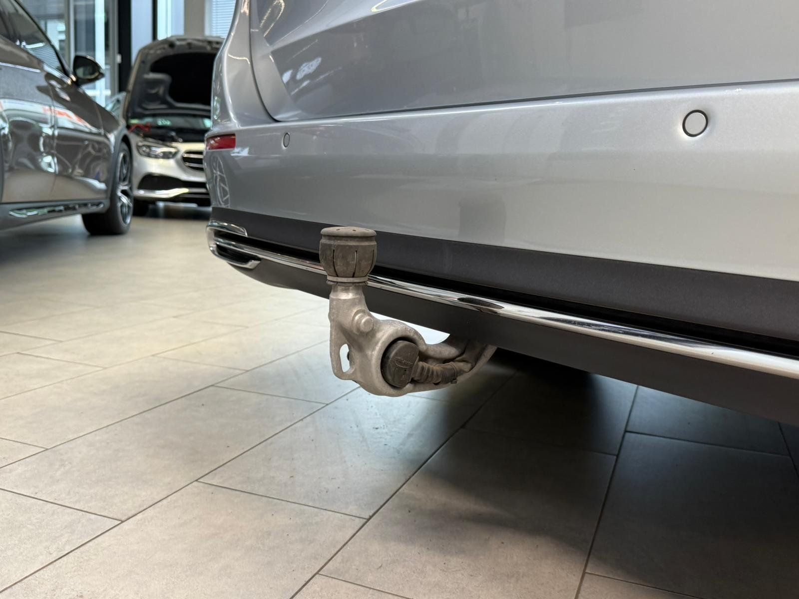 Fahrzeugabbildung Mercedes-Benz E 300 e T AVANTGARDE+DLIGHT+AHK+TOTW+MEMORY+360°