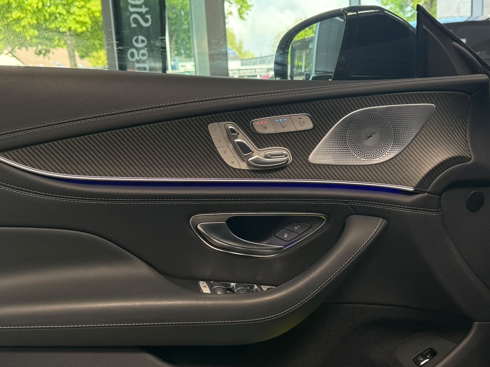 Fahrzeugabbildung Mercedes-Benz GT 63 S 4M+ KERAMIK+CARBON+21"+HUD+SOFTCLOS+BURM