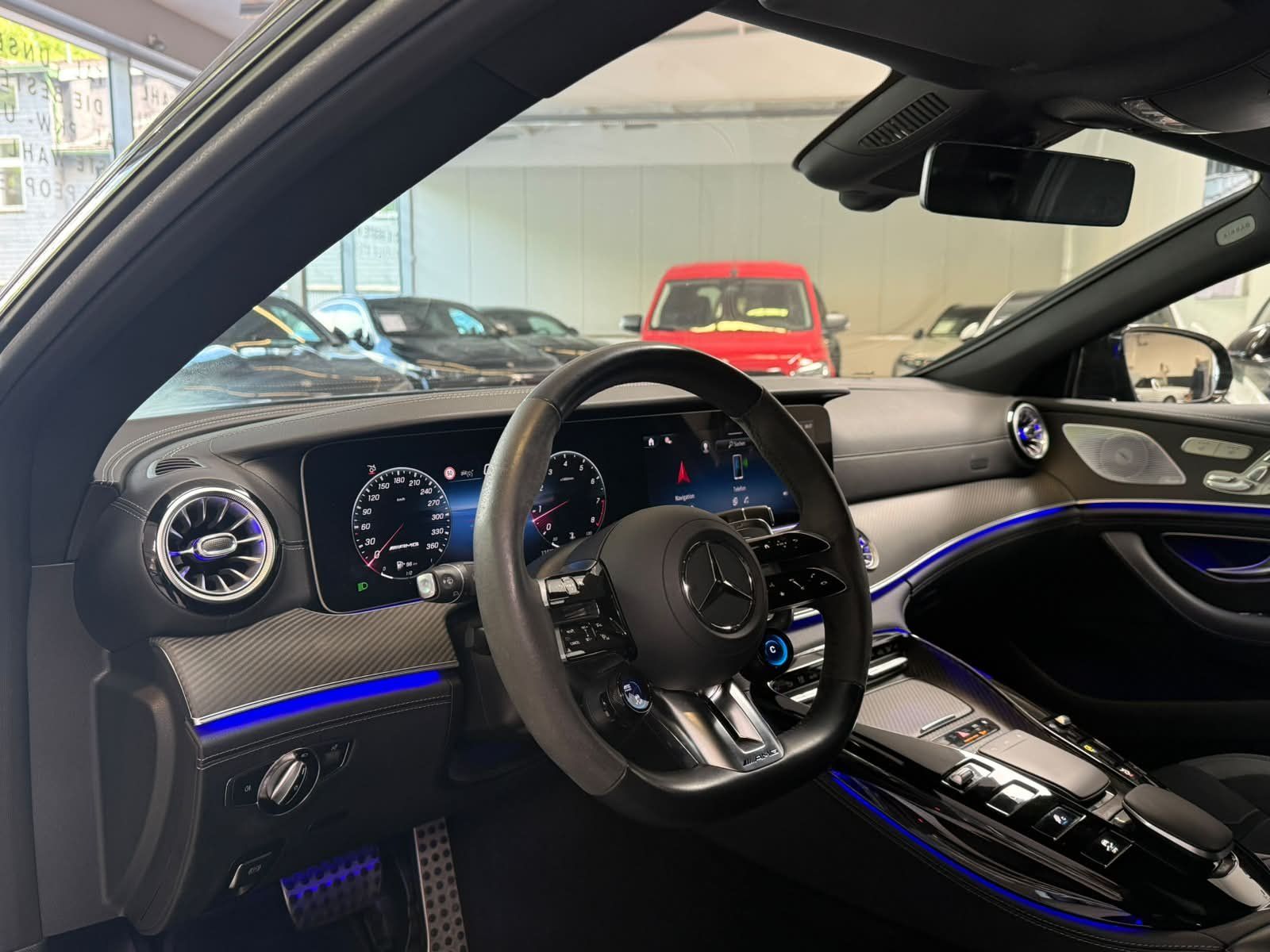 Fahrzeugabbildung Mercedes-Benz GT 63 S 4M+ KERAMIK+CARBON+21"+HUD+SOFTCLOS+BURM