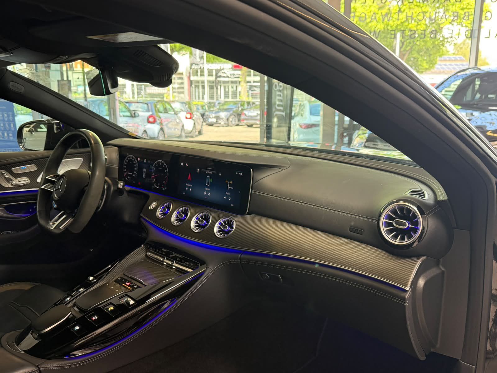 Fahrzeugabbildung Mercedes-Benz GT 63 S 4M+ KERAMIK+CARBON+21"+HUD+SOFTCLOS+BURM