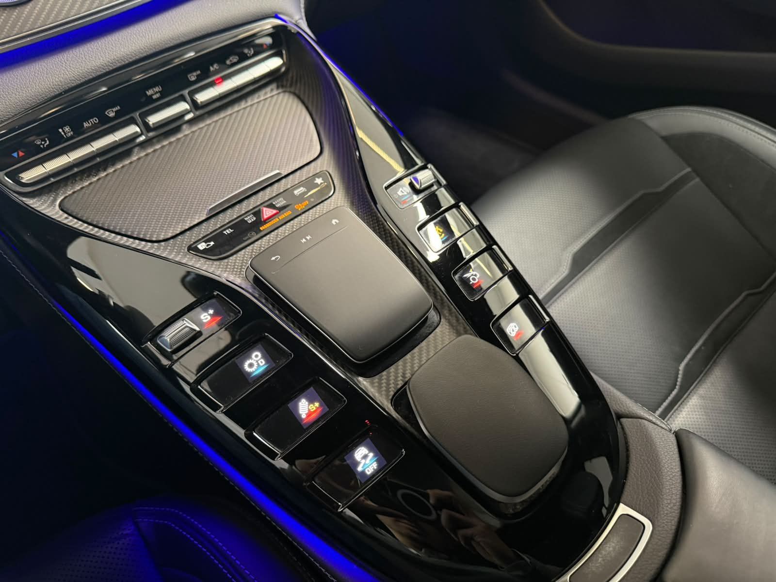 Fahrzeugabbildung Mercedes-Benz GT 63 S 4M+ KERAMIK+CARBON+21"+HUD+SOFTCLOS+BURM