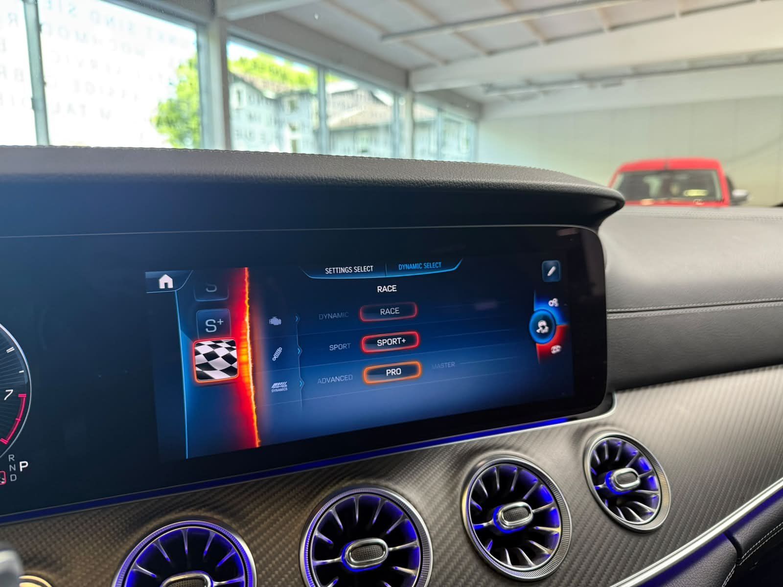 Fahrzeugabbildung Mercedes-Benz GT 63 S 4M+ KERAMIK+CARBON+21"+HUD+SOFTCLOS+BURM