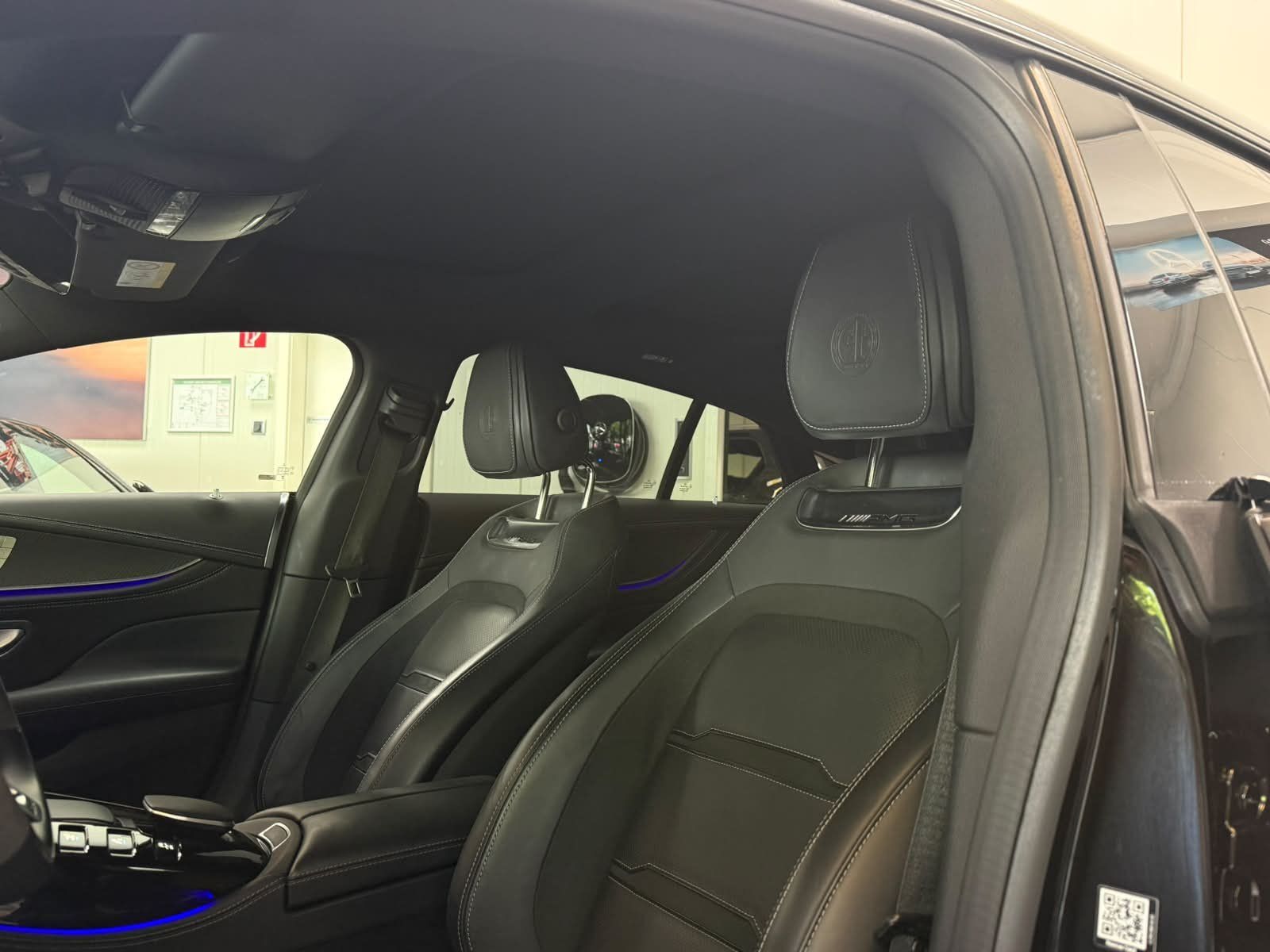 Fahrzeugabbildung Mercedes-Benz GT 63 S 4M+ KERAMIK+CARBON+21"+HUD+SOFTCLOS+BURM
