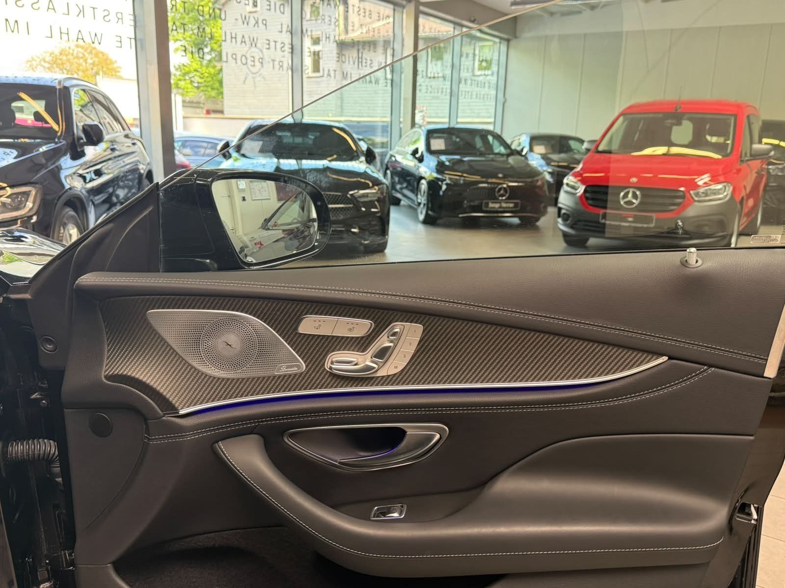 Fahrzeugabbildung Mercedes-Benz GT 63 S 4M+ KERAMIK+CARBON+21"+HUD+SOFTCLOS+BURM