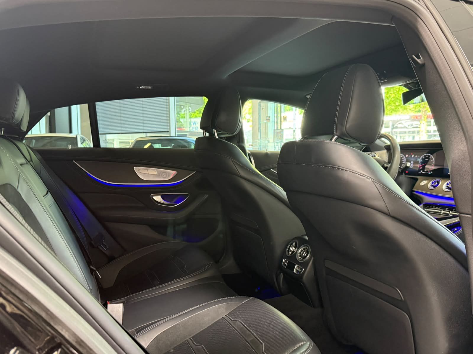 Fahrzeugabbildung Mercedes-Benz GT 63 S 4M+ KERAMIK+CARBON+21"+HUD+SOFTCLOS+BURM