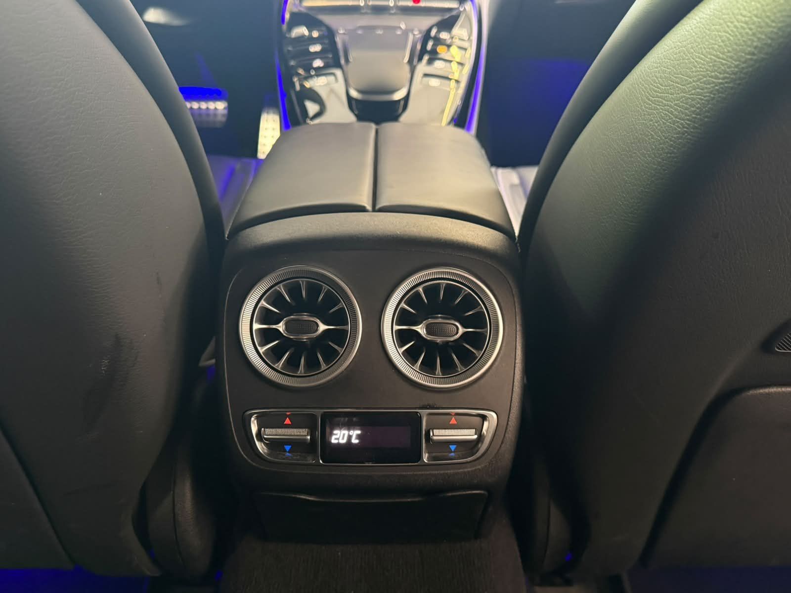 Fahrzeugabbildung Mercedes-Benz GT 63 S 4M+ KERAMIK+CARBON+21"+HUD+SOFTCLOS+BURM
