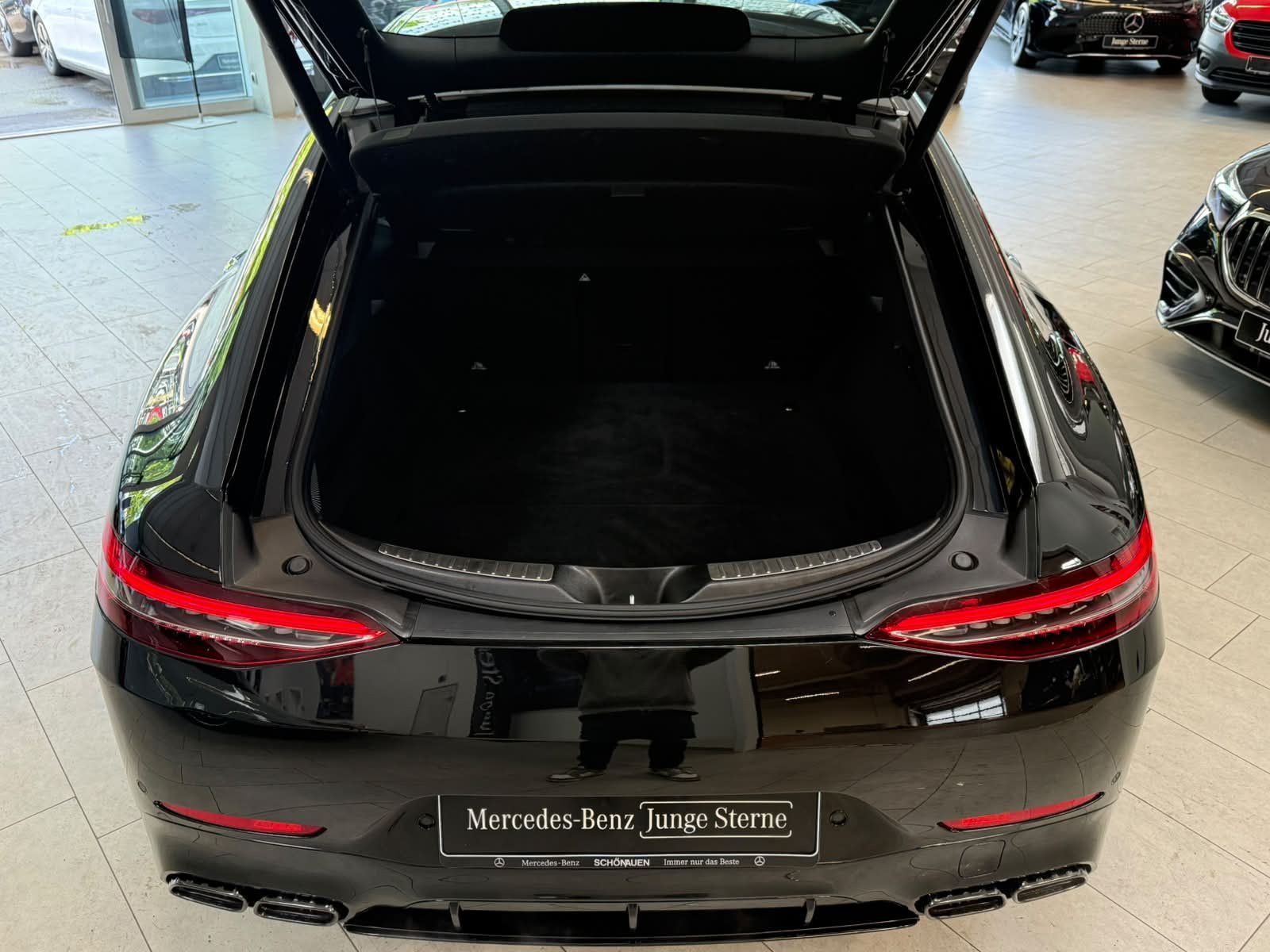 Fahrzeugabbildung Mercedes-Benz GT 63 S 4M+ KERAMIK+CARBON+21"+HUD+SOFTCLOS+BURM