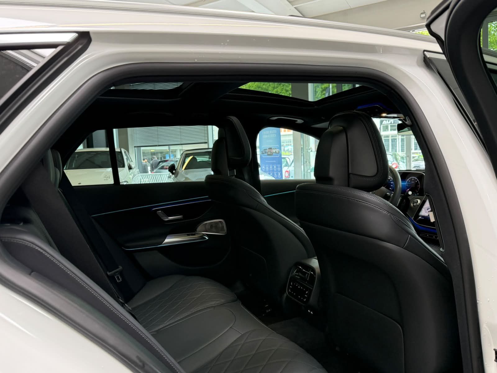 Fahrzeugabbildung Mercedes-Benz E450d 4M T AMG PREM.PLUS+AIR+BURM+DLIGHT+AHK+21"