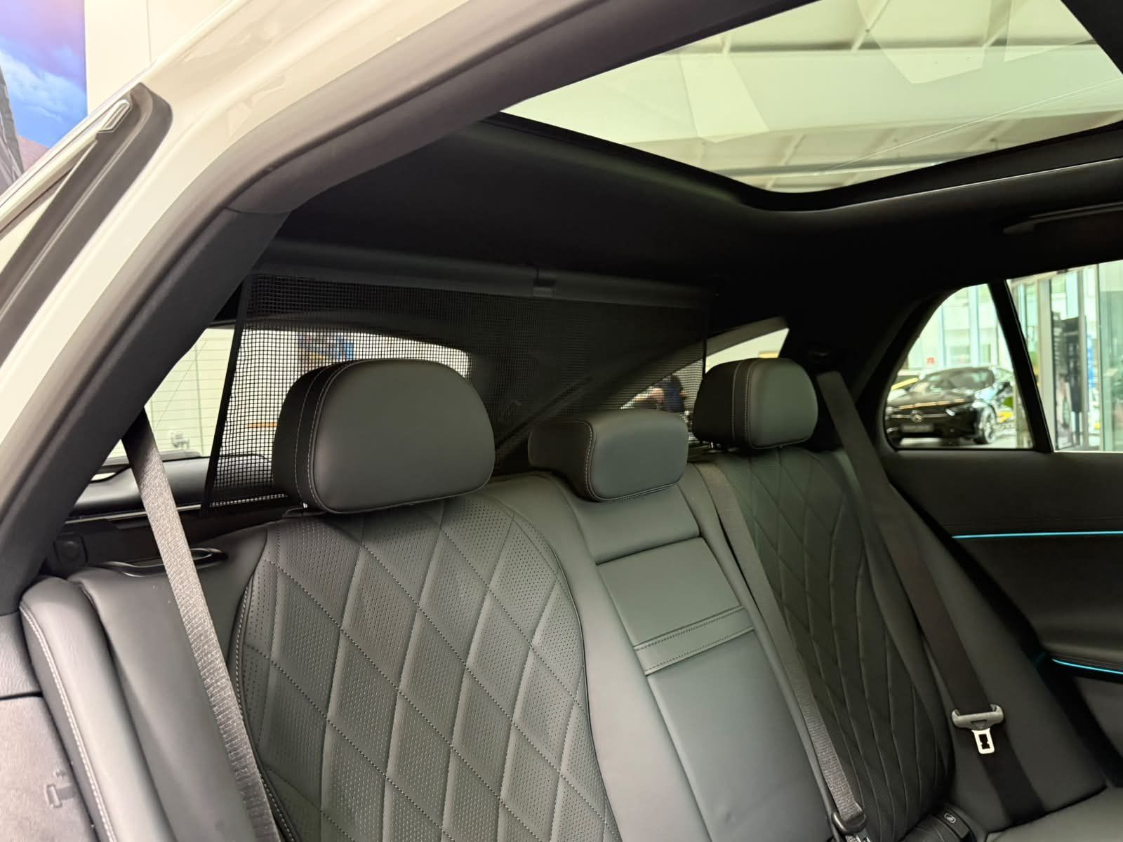 Fahrzeugabbildung Mercedes-Benz E450d 4M T AMG PREM.PLUS+AIR+BURM+DLIGHT+AHK+21"