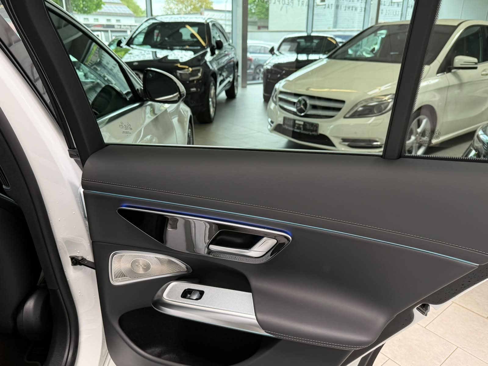 Fahrzeugabbildung Mercedes-Benz E450d 4M T AMG PREM.PLUS+AIR+BURM+DLIGHT+AHK+21"