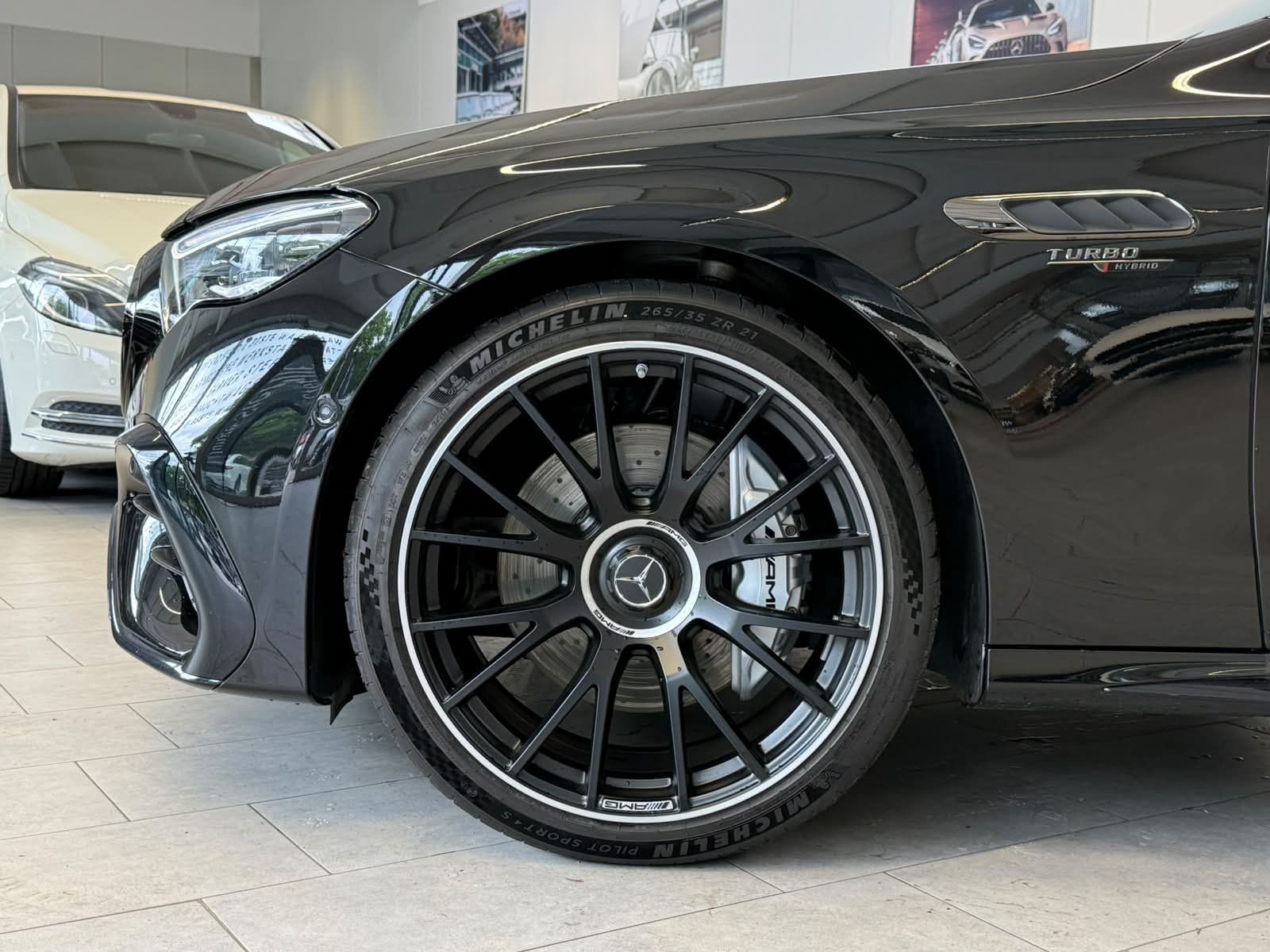 Fahrzeugabbildung Mercedes-Benz E 53 Hybrid 4M+ T PREMPLUS+PERFSOUND+NAPPA+BUR4D