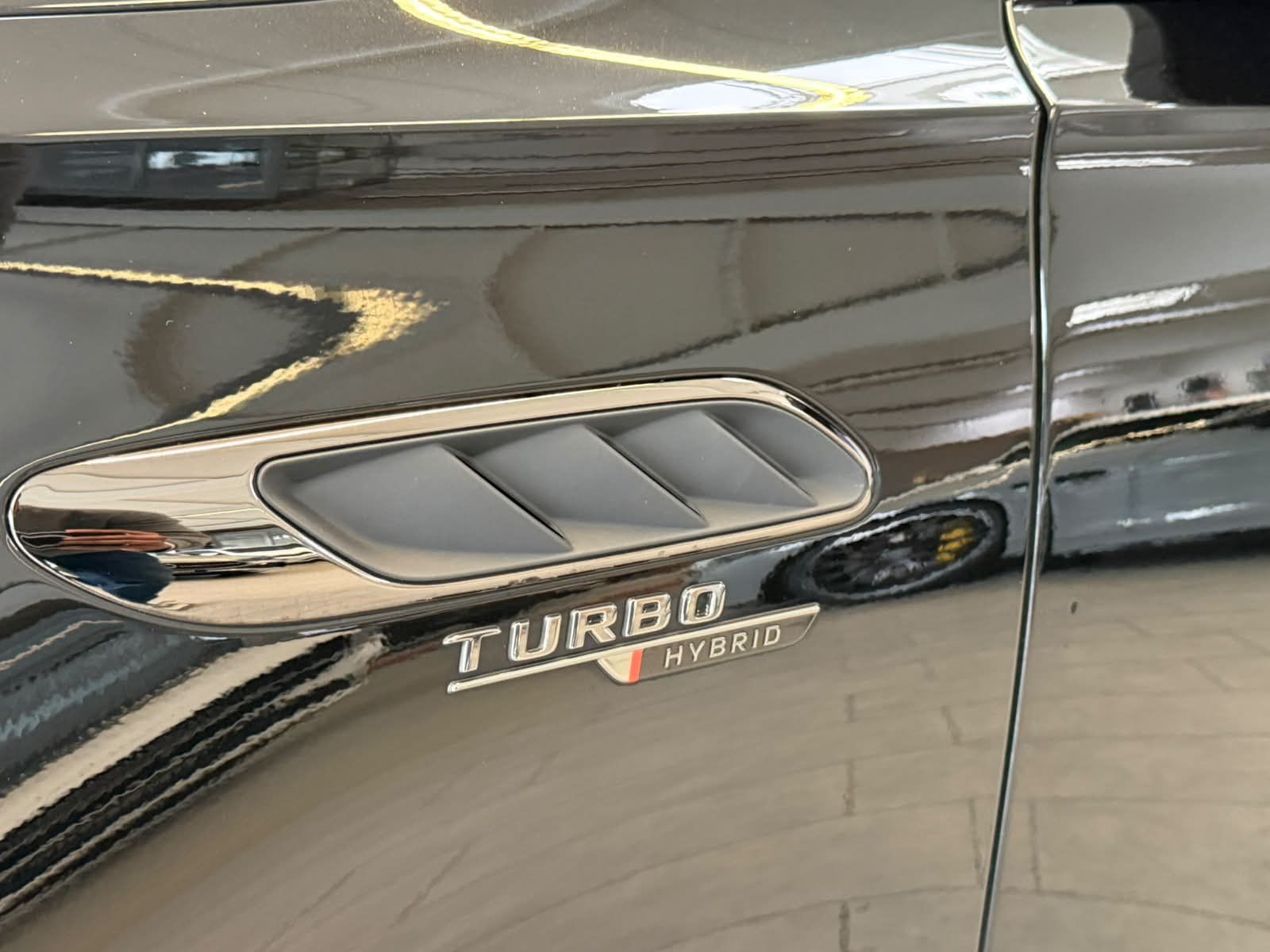 Fahrzeugabbildung Mercedes-Benz E 53 Hybrid 4M+ T PREMPLUS+PERFSOUND+NAPPA+BUR4D