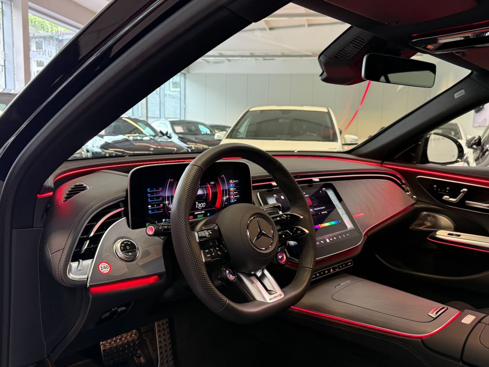 Fahrzeugabbildung Mercedes-Benz E 53 Hybrid 4M+ T PREMPLUS+PERFSOUND+NAPPA+BUR4D