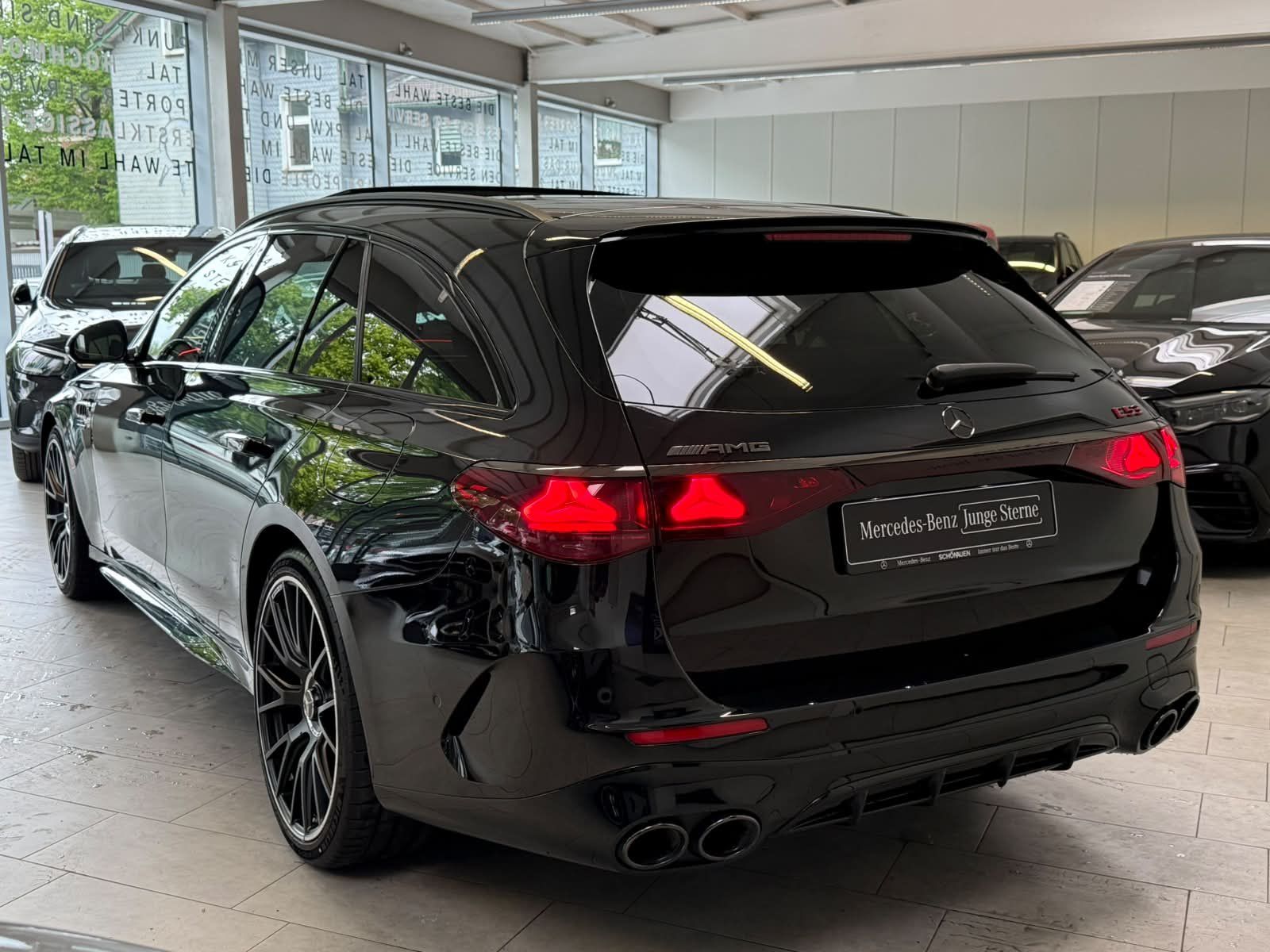 Fahrzeugabbildung Mercedes-Benz E 53 Hybrid 4M+ T PREMPLUS+PERFSOUND+NAPPA+BUR4D