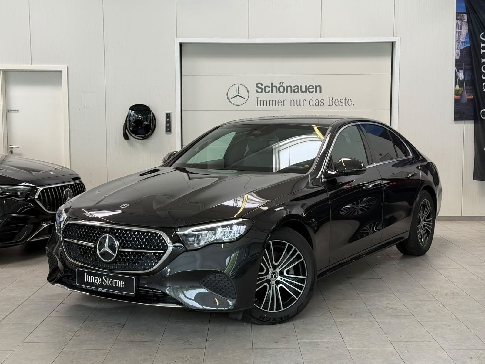 Mercedes-Benz E220 d AVANTGARDE+DISTR+LED+KEYLESS+TOTW+CARPLAY