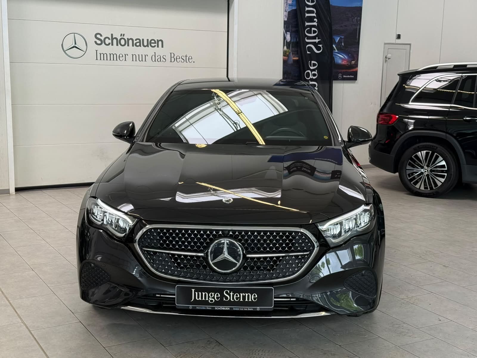 Fahrzeugabbildung Mercedes-Benz E220 d AVANTGARDE+DISTR+LED+KEYLESS+TOTW+CARPLAY