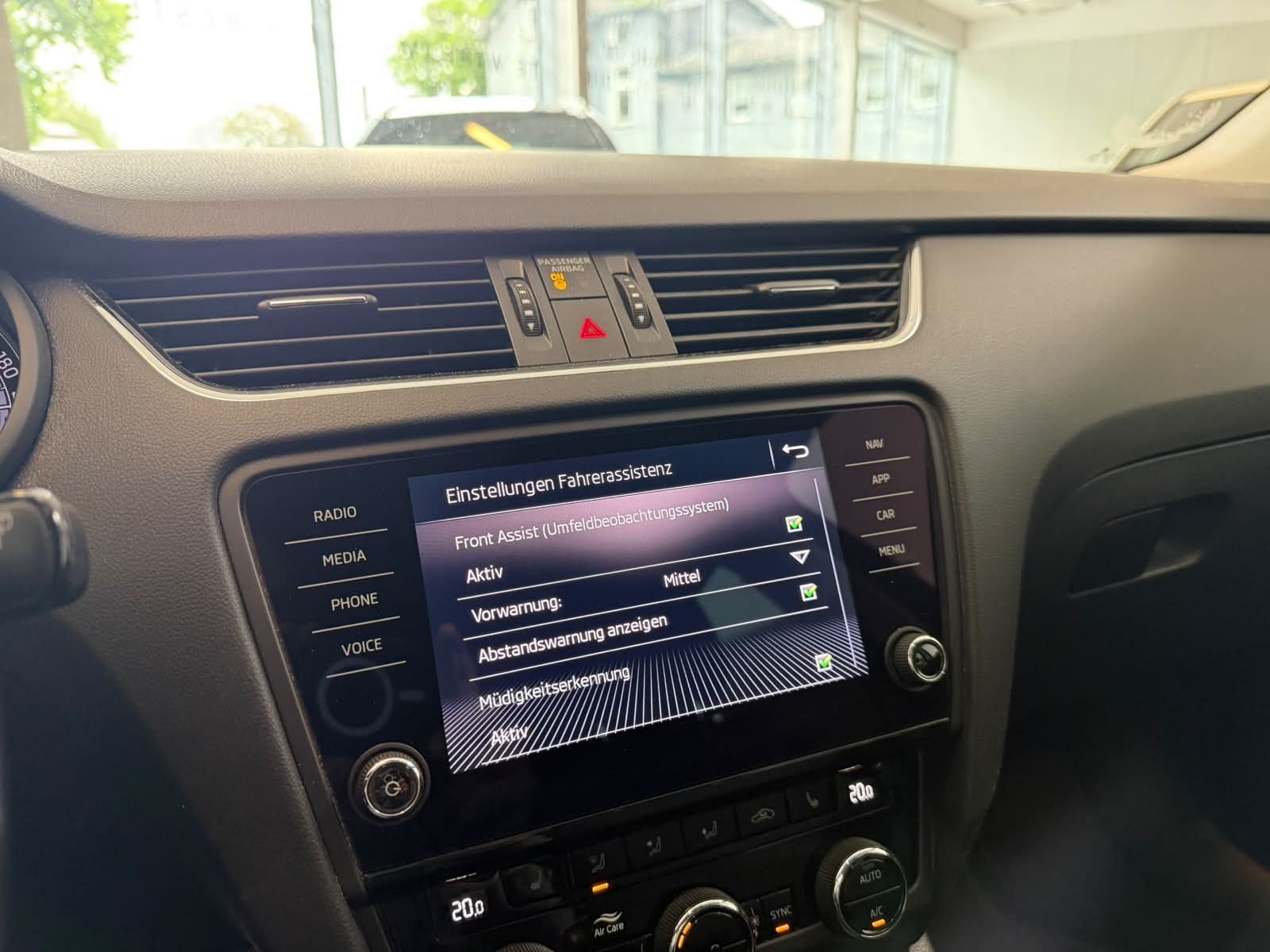 Fahrzeugabbildung SKODA Octavia 1.6 TDI Soleil VERKAUF NUR AN GEWERBE
