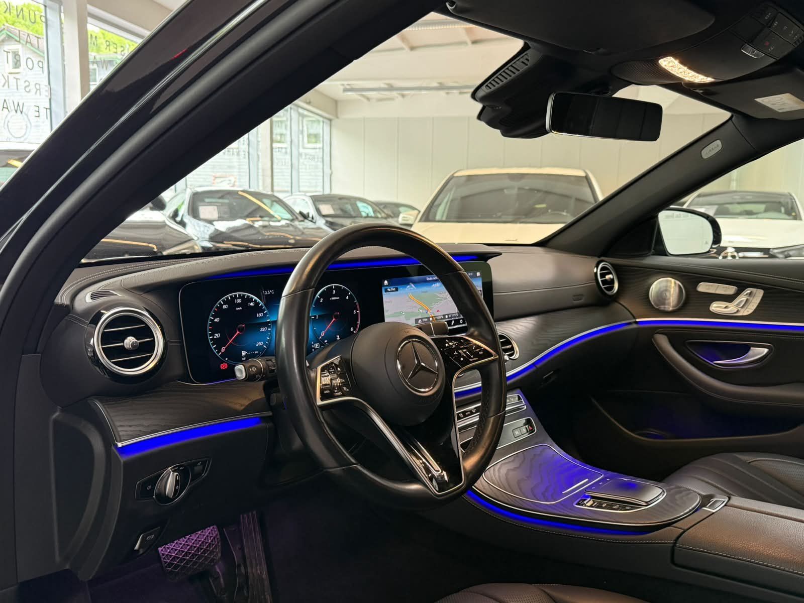 Fahrzeugabbildung Mercedes-Benz E 400 T d AMG EXCLUSIVE+MBEAM+AHK+DISTR+MASSAGE