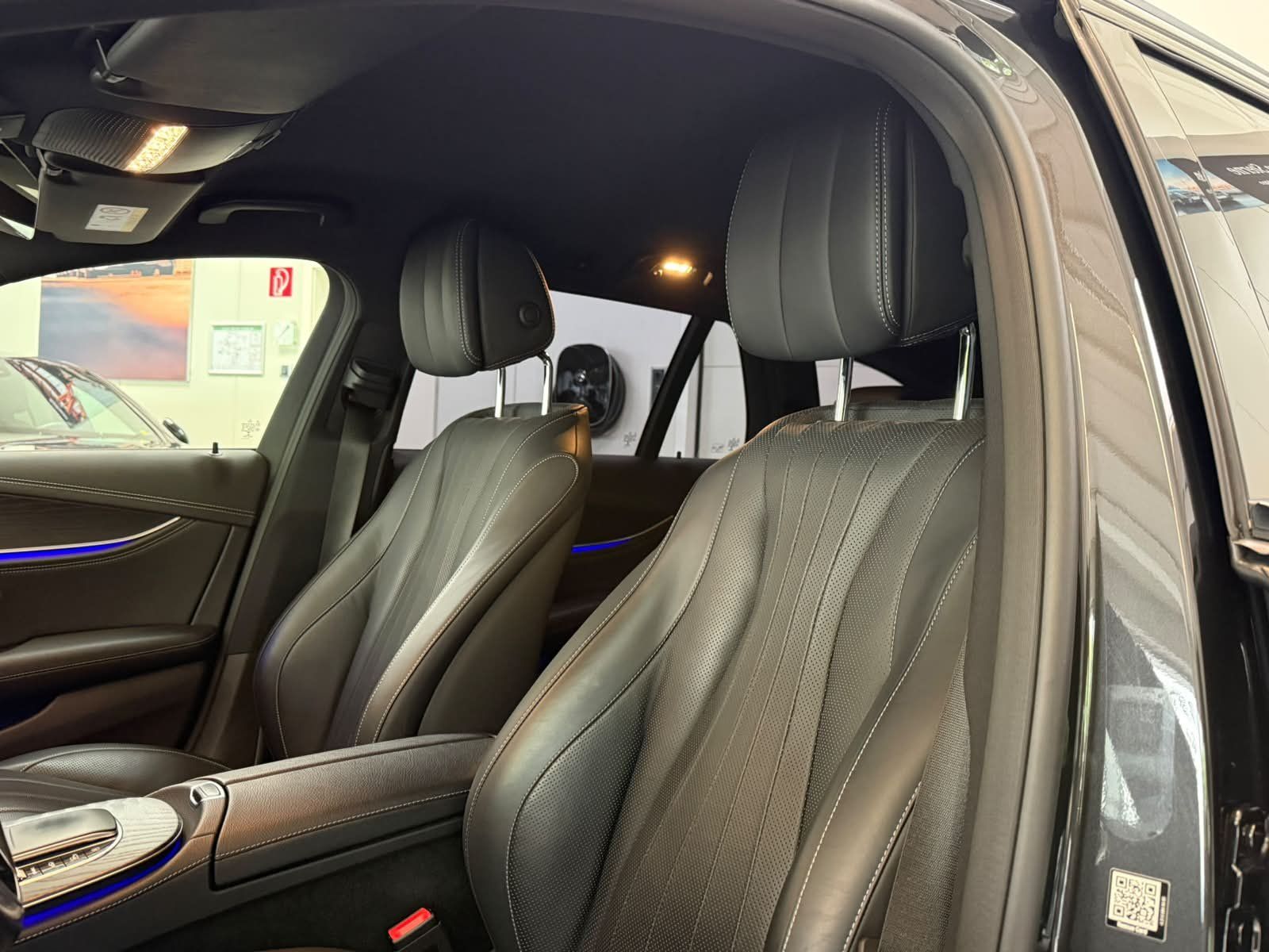 Fahrzeugabbildung Mercedes-Benz E 400 T d AMG EXCLUSIVE+MBEAM+AHK+DISTR+MASSAGE