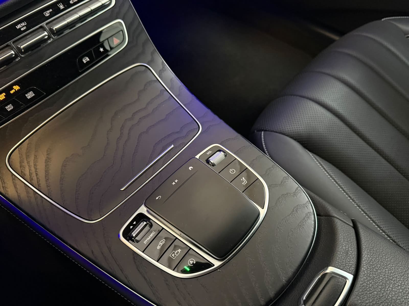 Fahrzeugabbildung Mercedes-Benz E 400 T d AMG EXCLUSIVE+MBEAM+AHK+DISTR+MASSAGE