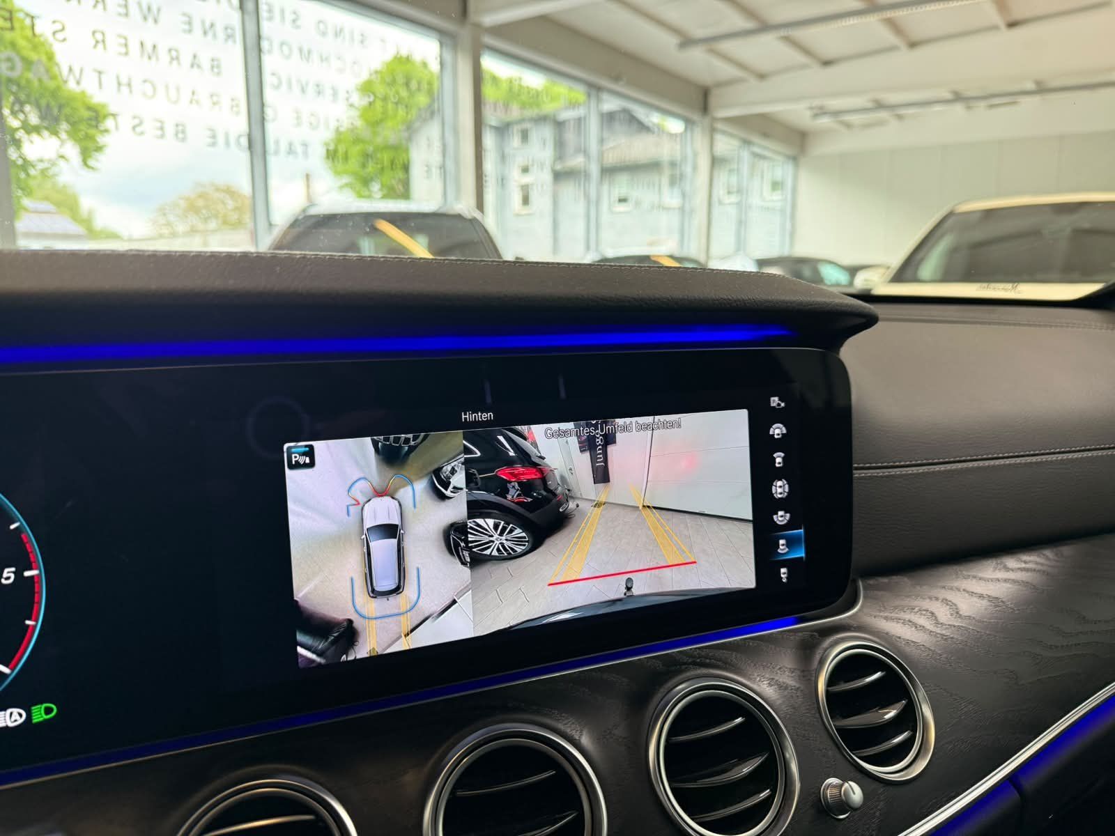 Fahrzeugabbildung Mercedes-Benz E 400 T d AMG EXCLUSIVE+MBEAM+AHK+DISTR+MASSAGE