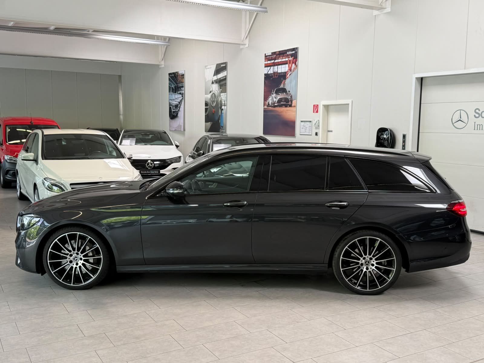 Fahrzeugabbildung Mercedes-Benz E 400 T d AMG EXCLUSIVE+MBEAM+AHK+DISTR+MASSAGE
