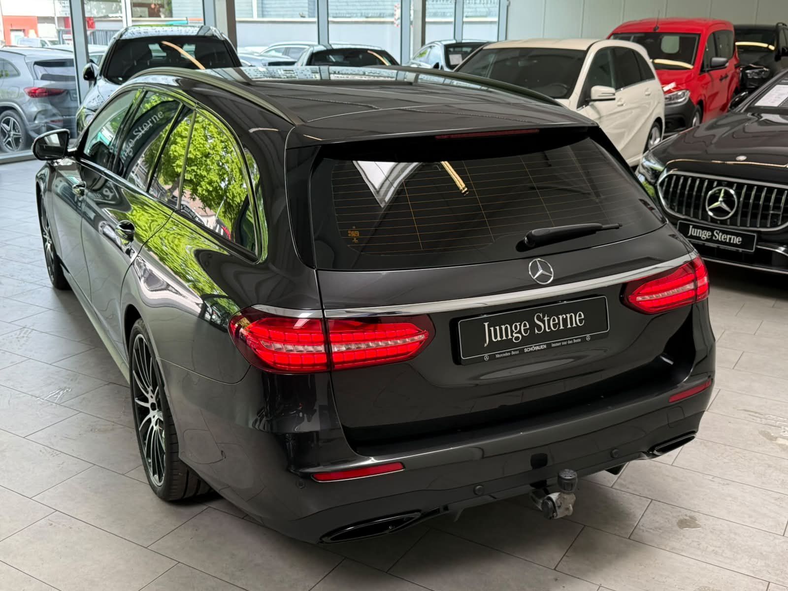 Fahrzeugabbildung Mercedes-Benz E 400 T d AMG EXCLUSIVE+MBEAM+AHK+DISTR+MASSAGE
