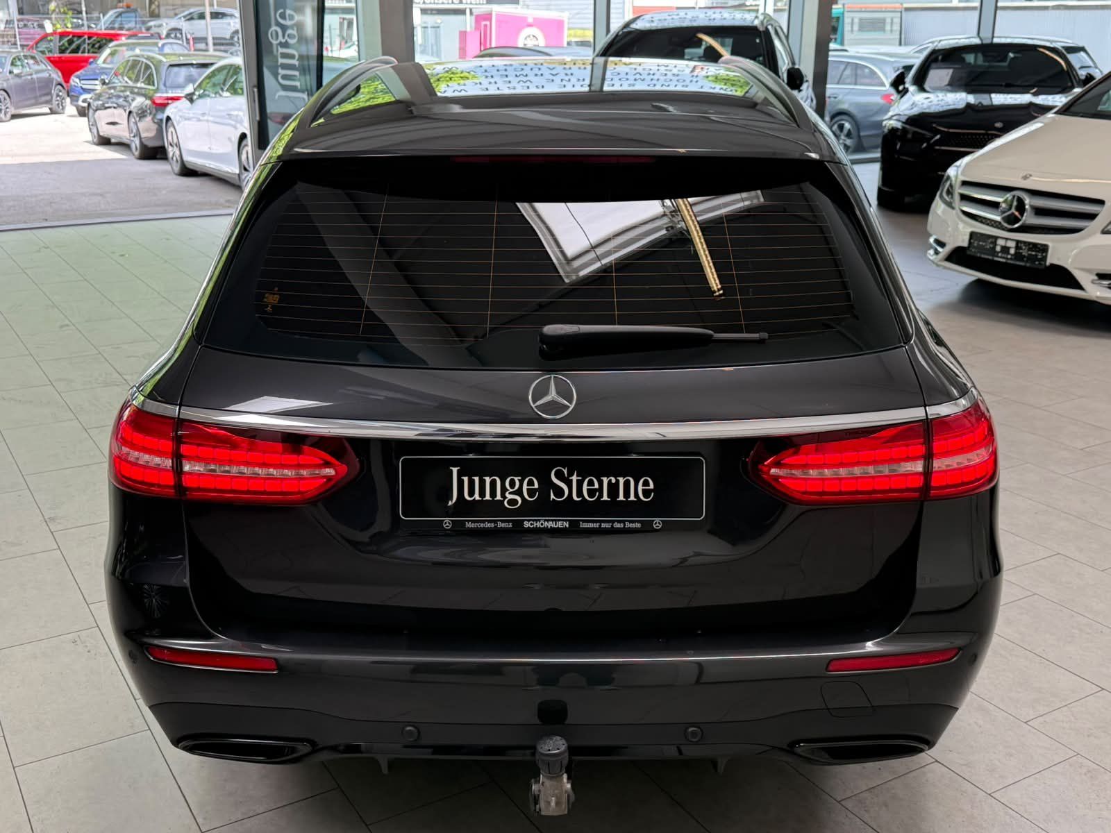 Fahrzeugabbildung Mercedes-Benz E 400 T d AMG EXCLUSIVE+MBEAM+AHK+DISTR+MASSAGE