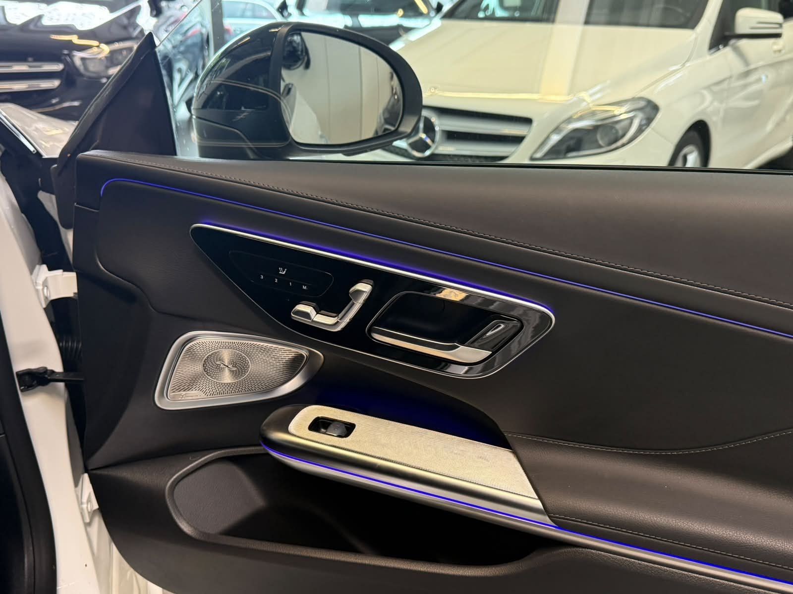 Fahrzeugabbildung Mercedes-Benz CLE 300 e AMG HUD+DIGITAL+NIGHT+DIST+BURM3D+PANO