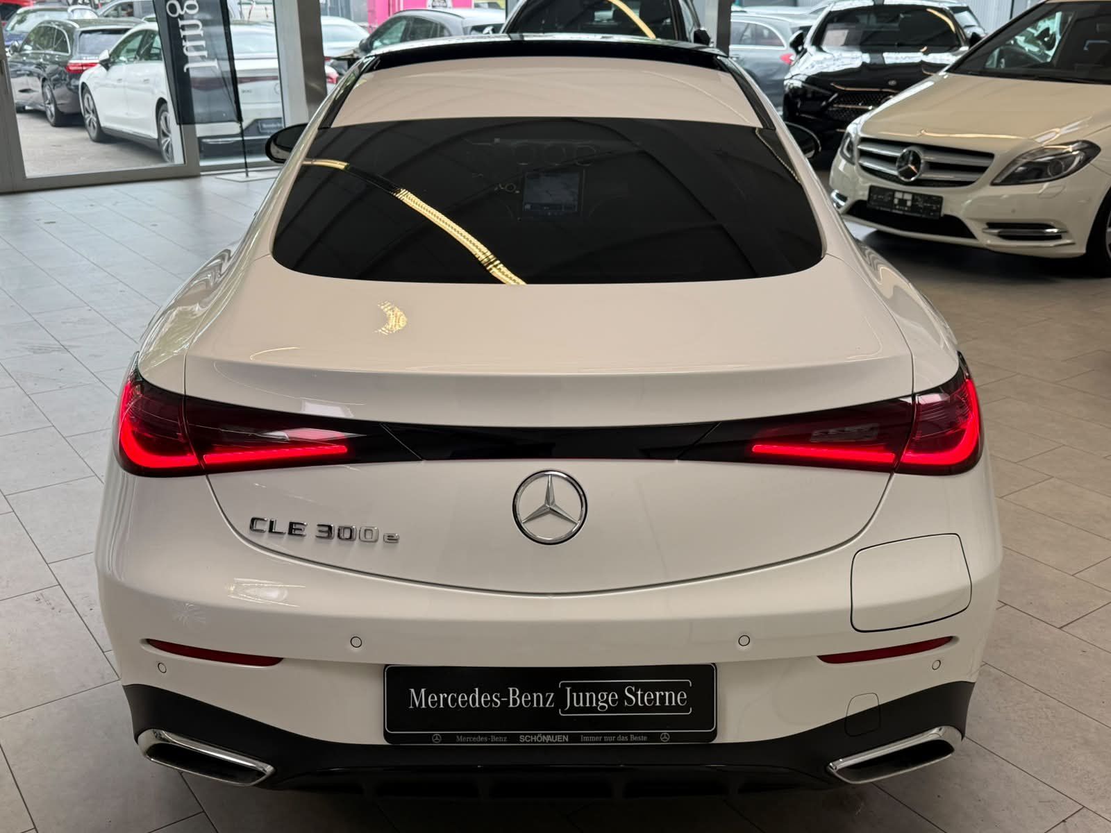 Fahrzeugabbildung Mercedes-Benz CLE 300 e AMG HUD+DIGITAL+NIGHT+DIST+BURM3D+PANO