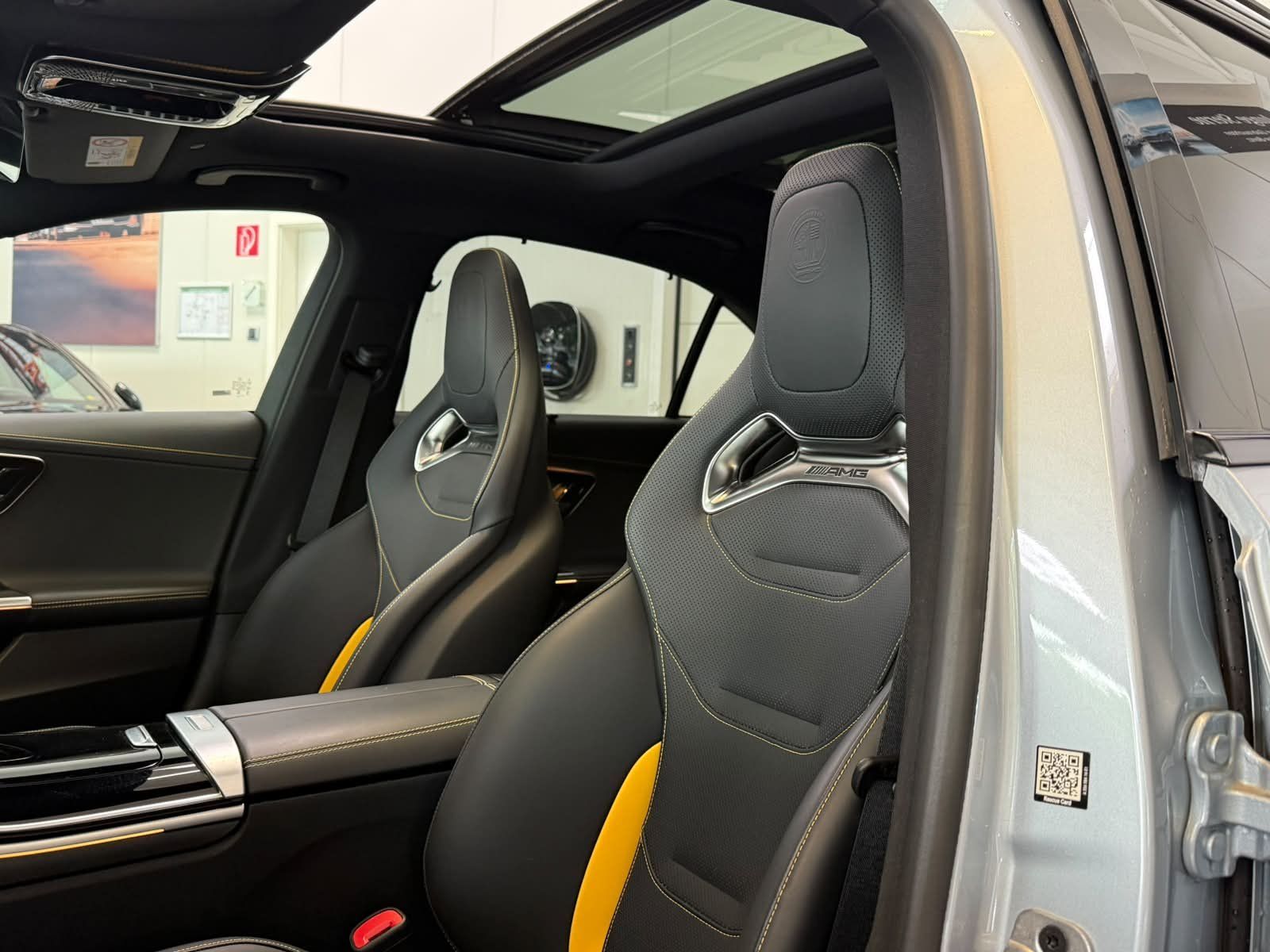 Fahrzeugabbildung Mercedes-Benz AMG C63 S E UPE146t€+CARBON I+II+BURM3D+PERFSITZ