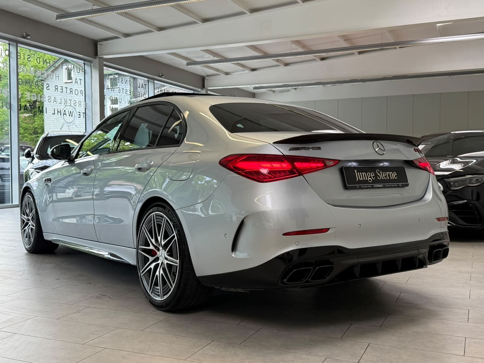 Fahrzeugabbildung Mercedes-Benz AMG C63 S E UPE146t€+CARBON I+II+BURM3D+PERFSITZ