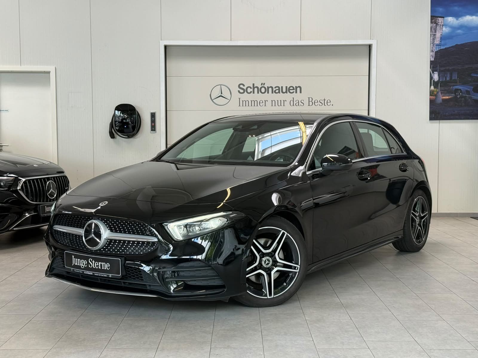 Mercedes-Benz A 220 d AMG DISTR+HUD+MBEAM+360°+KEYLESS+18"+FAP