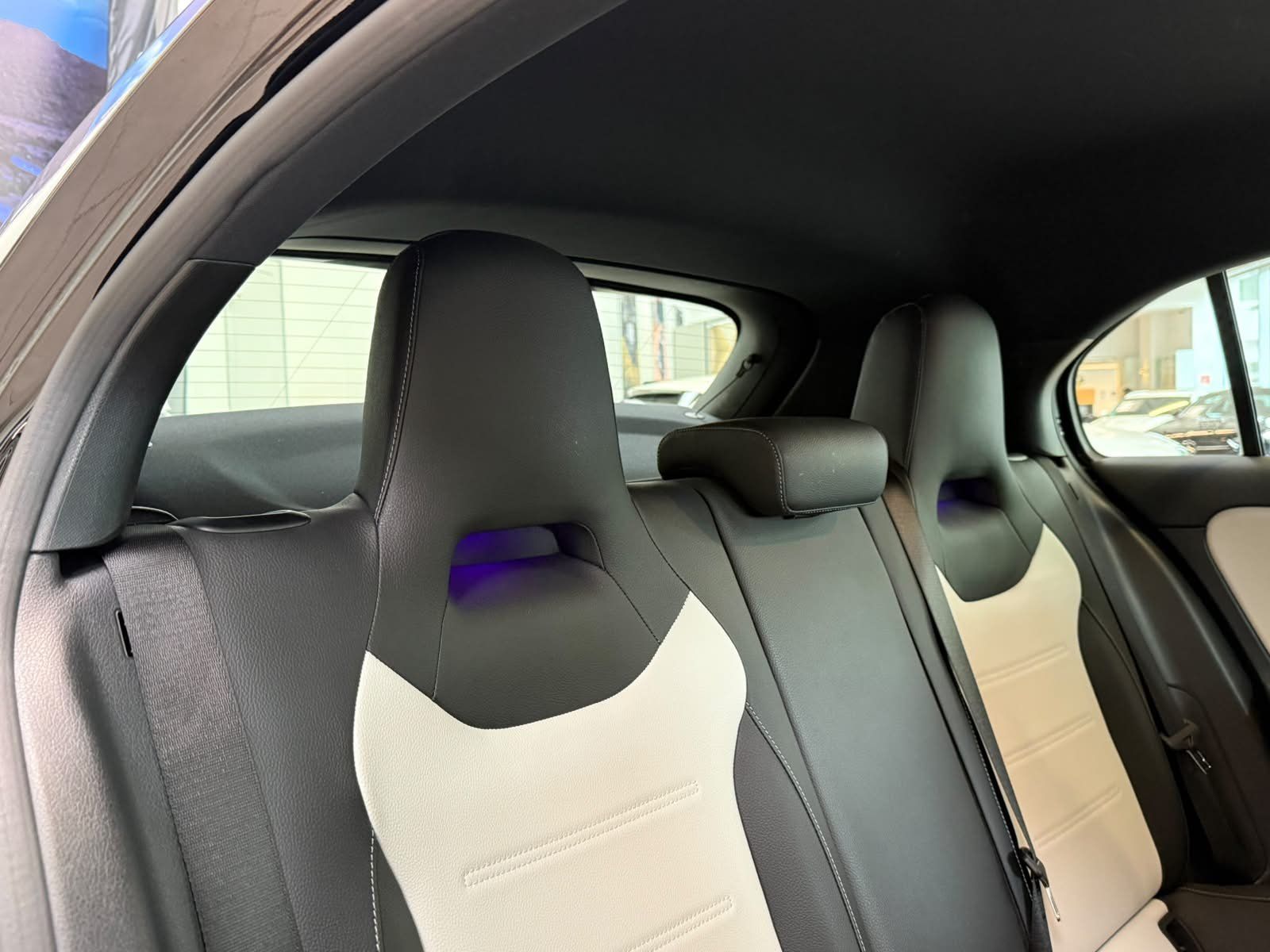 Fahrzeugabbildung Mercedes-Benz A 220 d AMG DISTR+HUD+MBEAM+360°+KEYLESS+18"+FAP