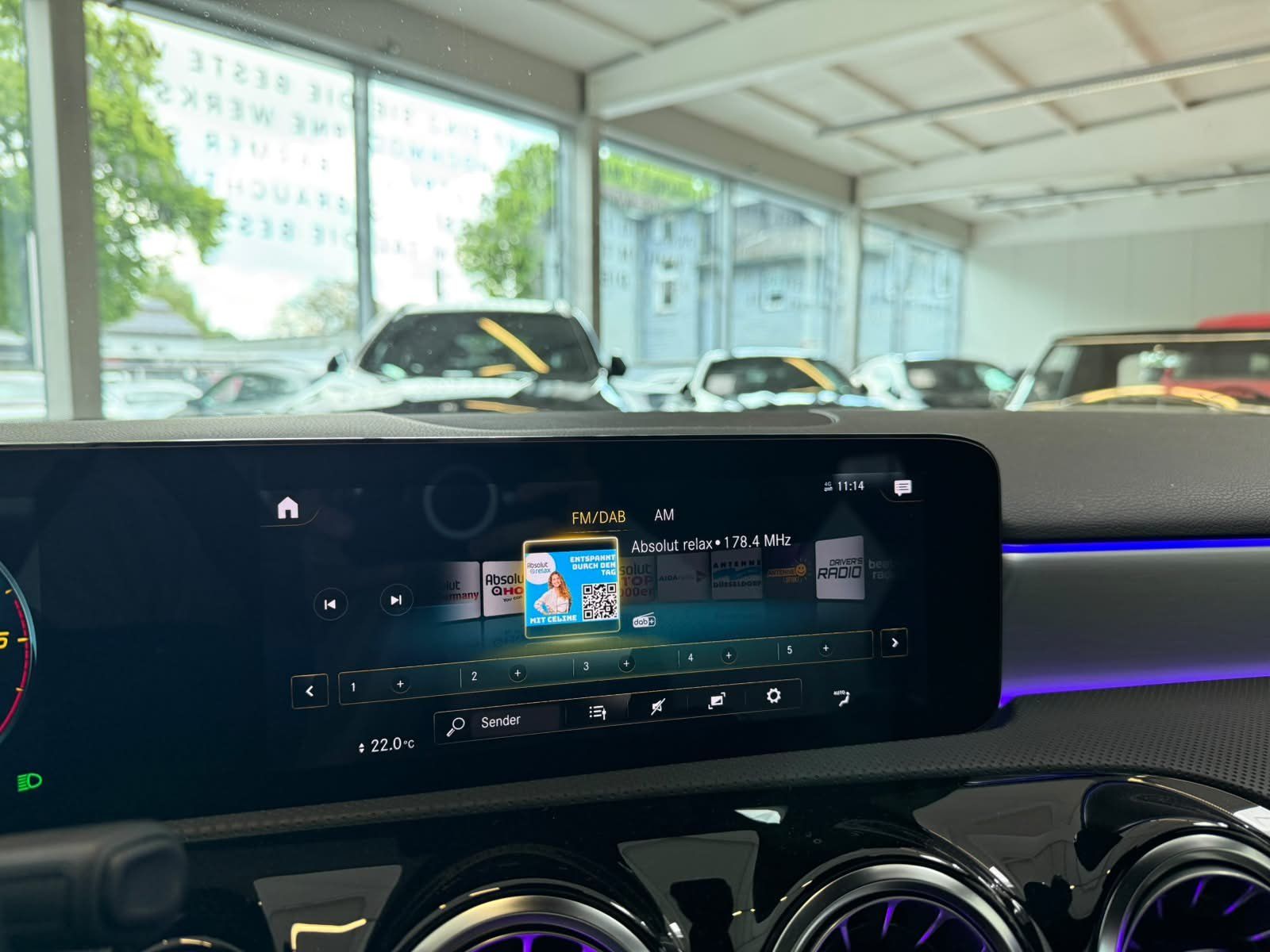 Fahrzeugabbildung Mercedes-Benz A 220 d AMG DISTR+HUD+MBEAM+360°+KEYLESS+18"+FAP
