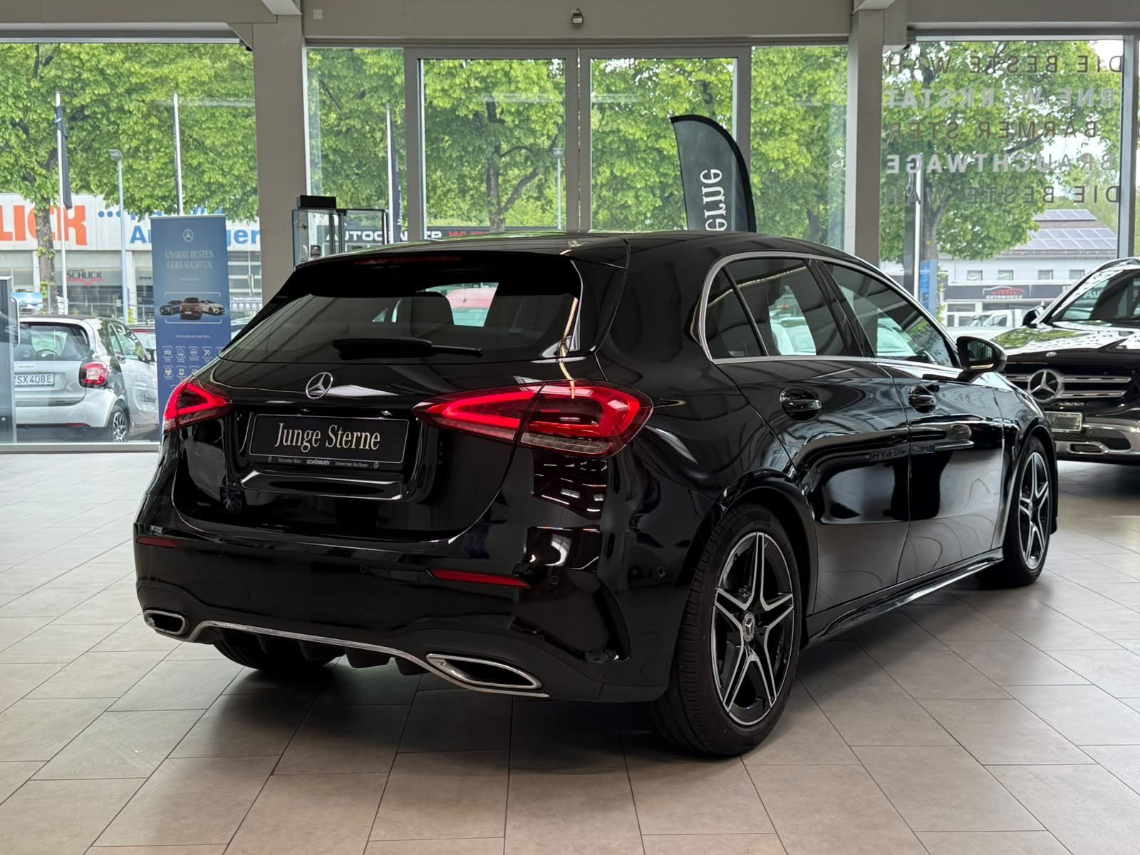 Fahrzeugabbildung Mercedes-Benz A 220 d AMG DISTR+HUD+MBEAM+360°+KEYLESS+18"+FAP