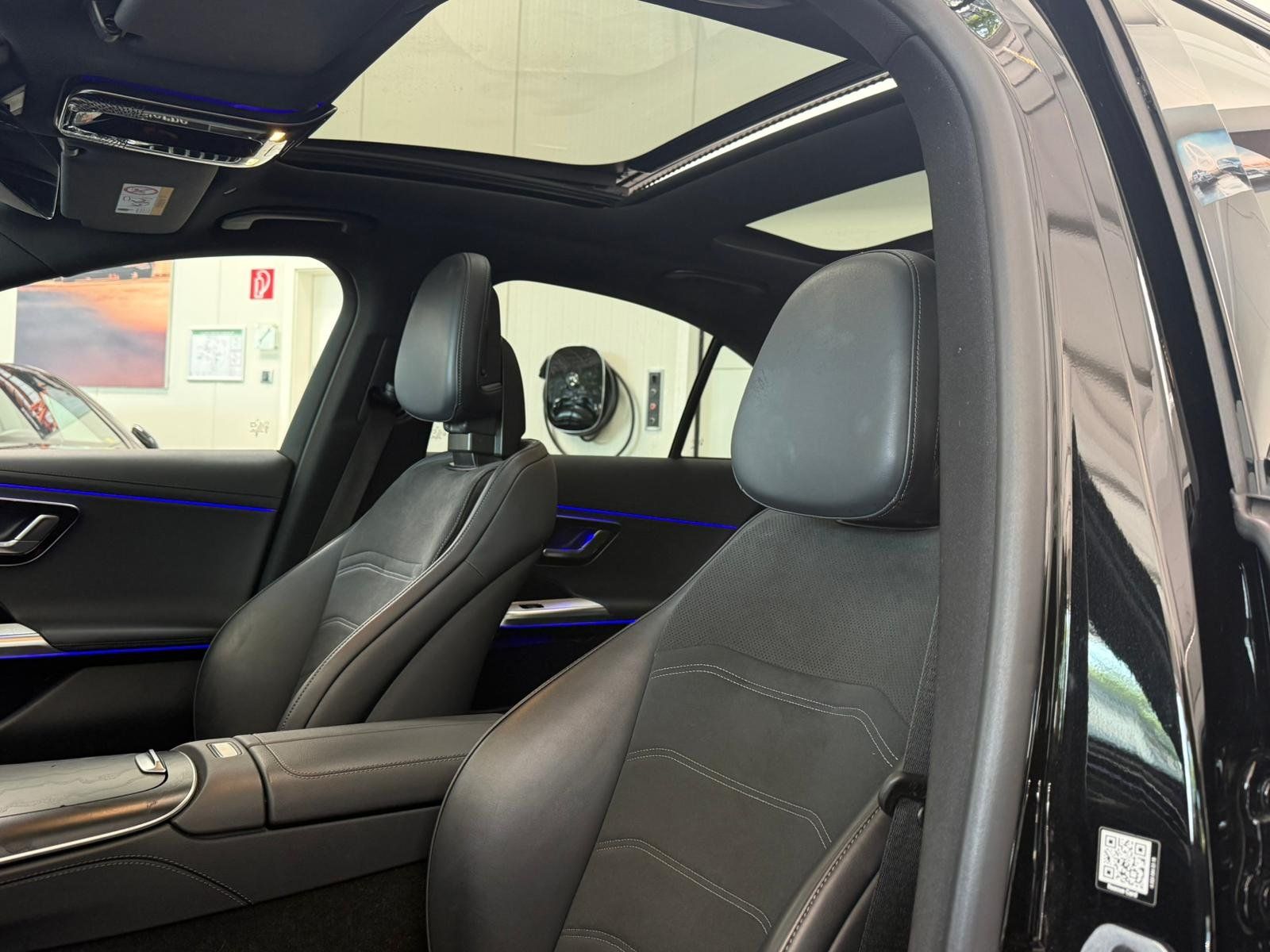 Fahrzeugabbildung Mercedes-Benz E 220 d AMG BURMESTER+PANO+SERVO+SUPERSREEN+360°