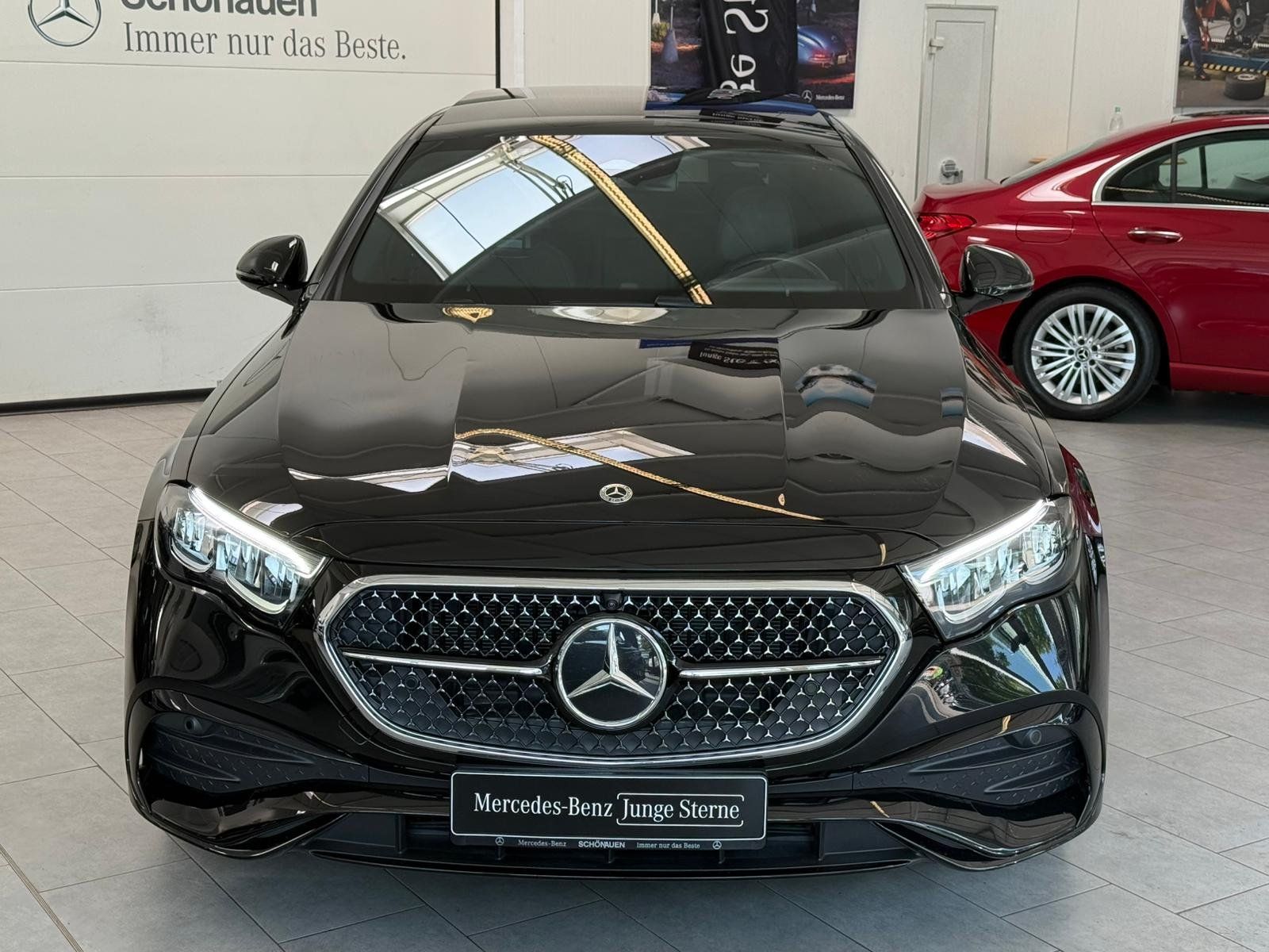 Fahrzeugabbildung Mercedes-Benz E 220 d AMG BURMESTER+PANO+SERVO+SUPERSREEN+360°