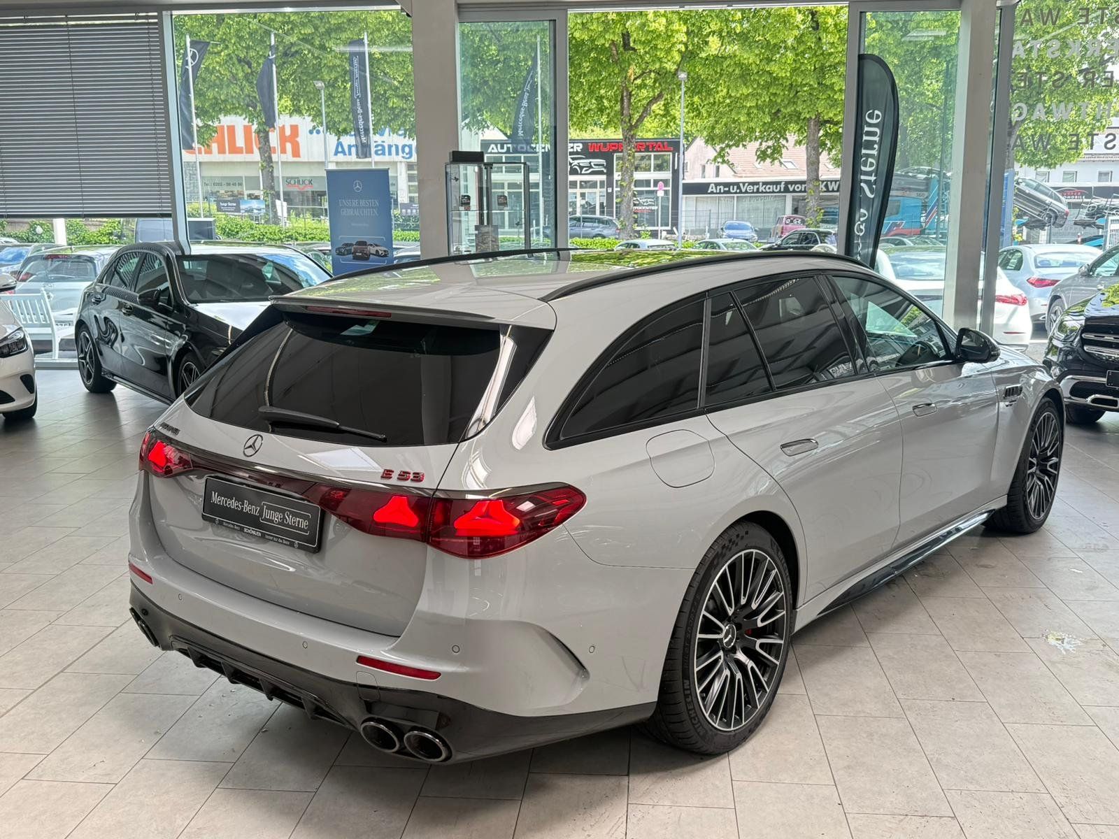 Fahrzeugabbildung Mercedes-Benz E 53 4M+ T DRIVER+PERF.SITZ.HIGH+HUD+PANO+BURM4D