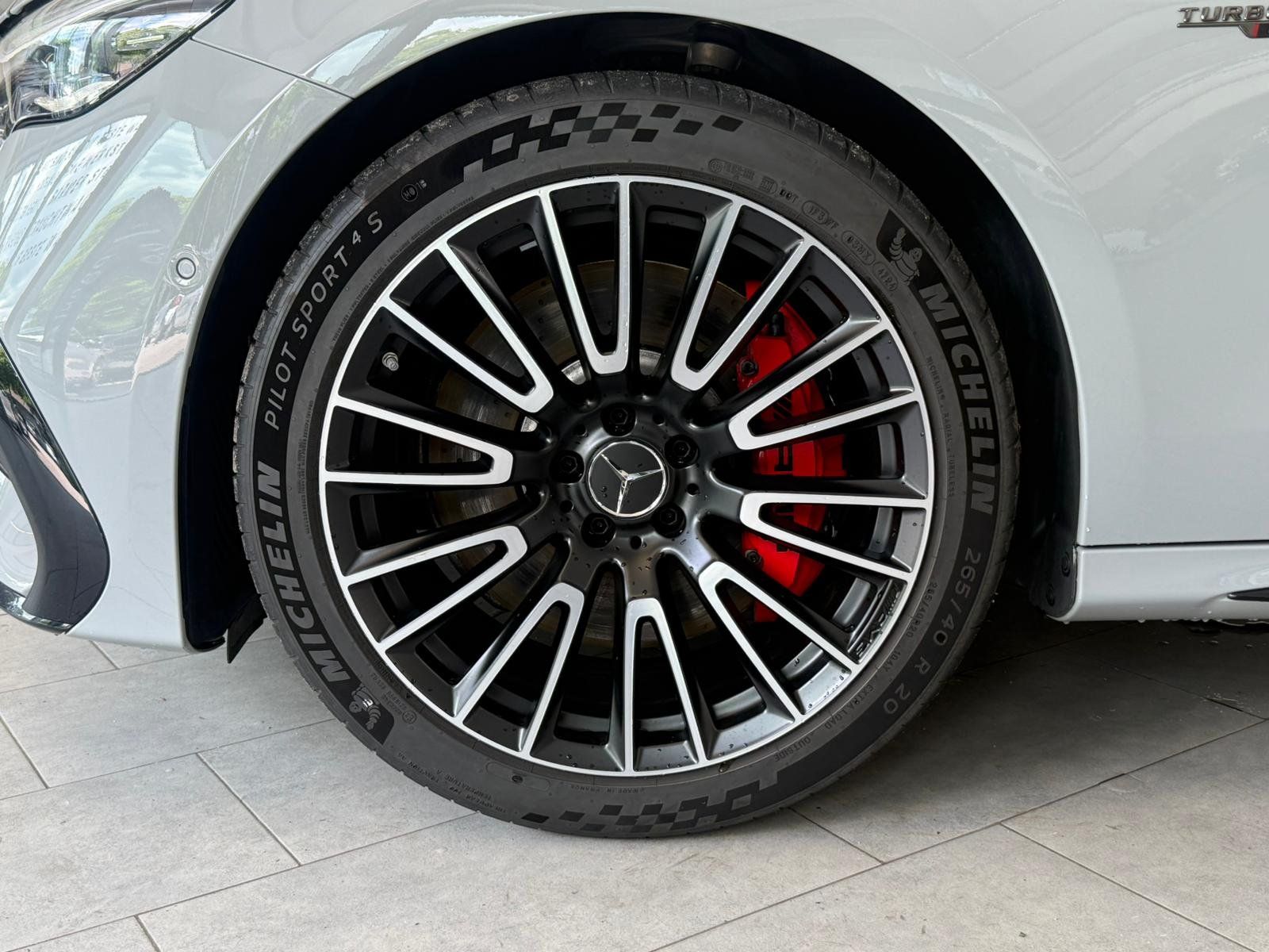 Fahrzeugabbildung Mercedes-Benz E 53 4M+ T DRIVER+PERF.SITZ.HIGH+HUD+PANO+BURM4D