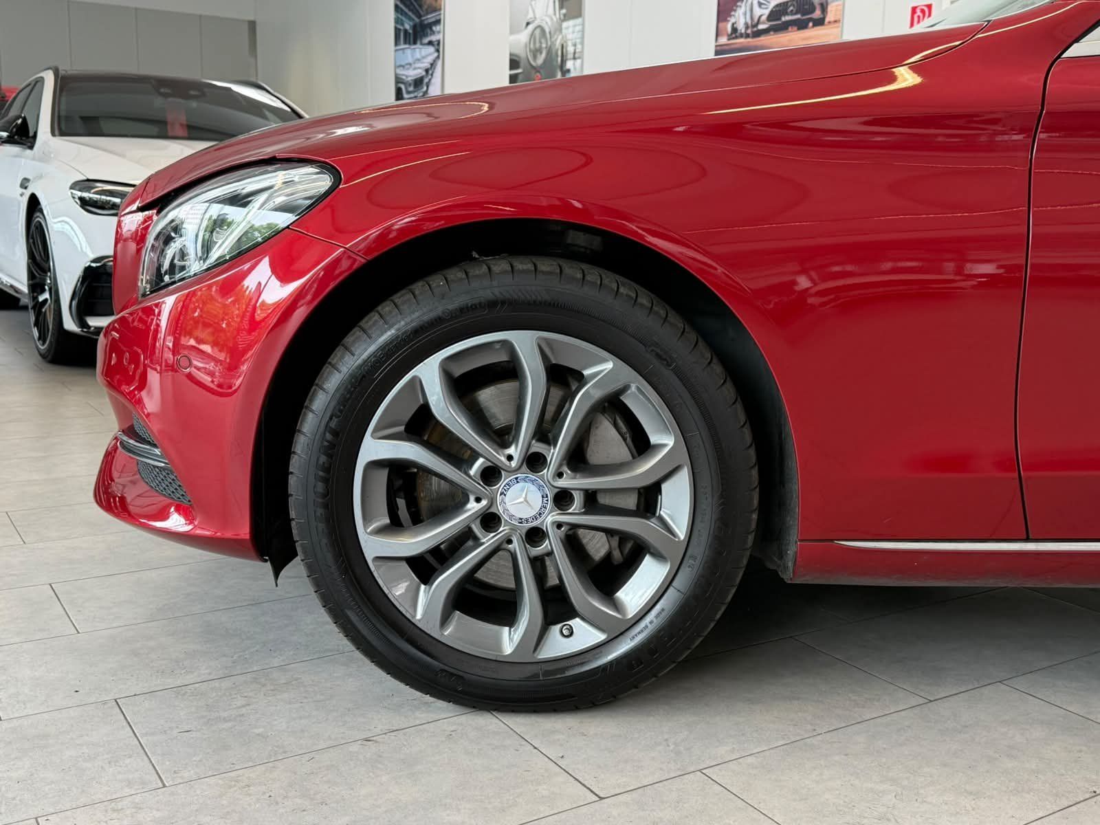 Fahrzeugabbildung Mercedes-Benz C250 AVANTGARDE AIRM+MBEAM+DISTR+FAP+360°+COMAND