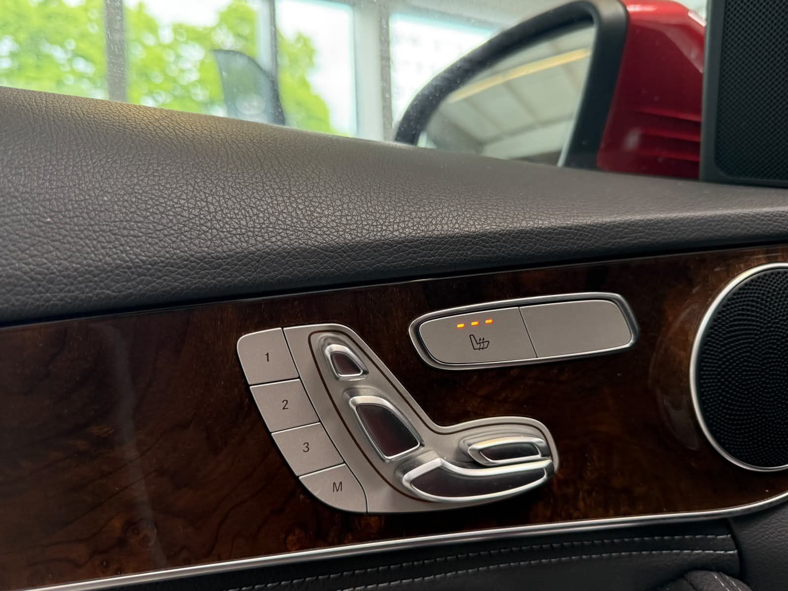 Fahrzeugabbildung Mercedes-Benz C250 AVANTGARDE AIRM+MBEAM+DISTR+FAP+360°+COMAND